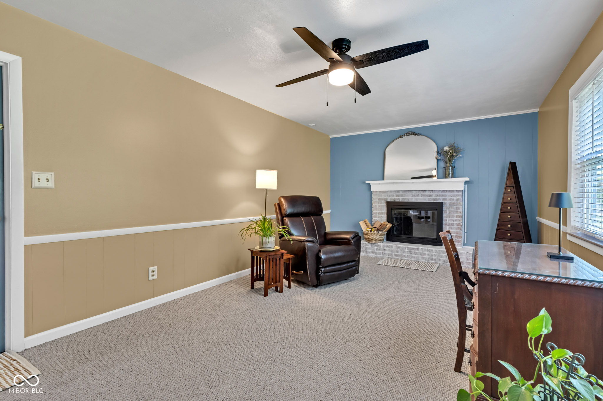 703 Chapel Hill W Drive