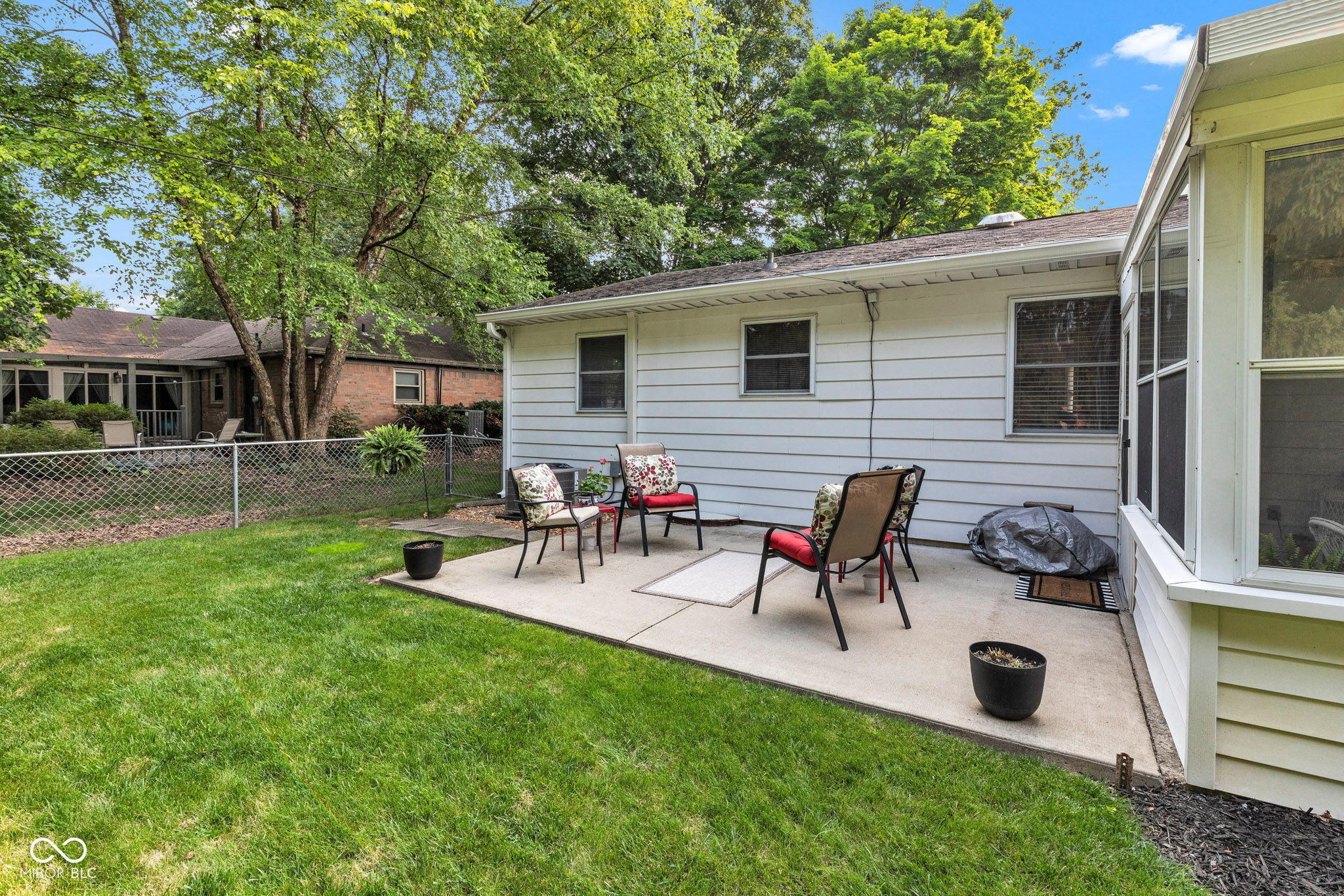 703 Chapel Hill W Drive