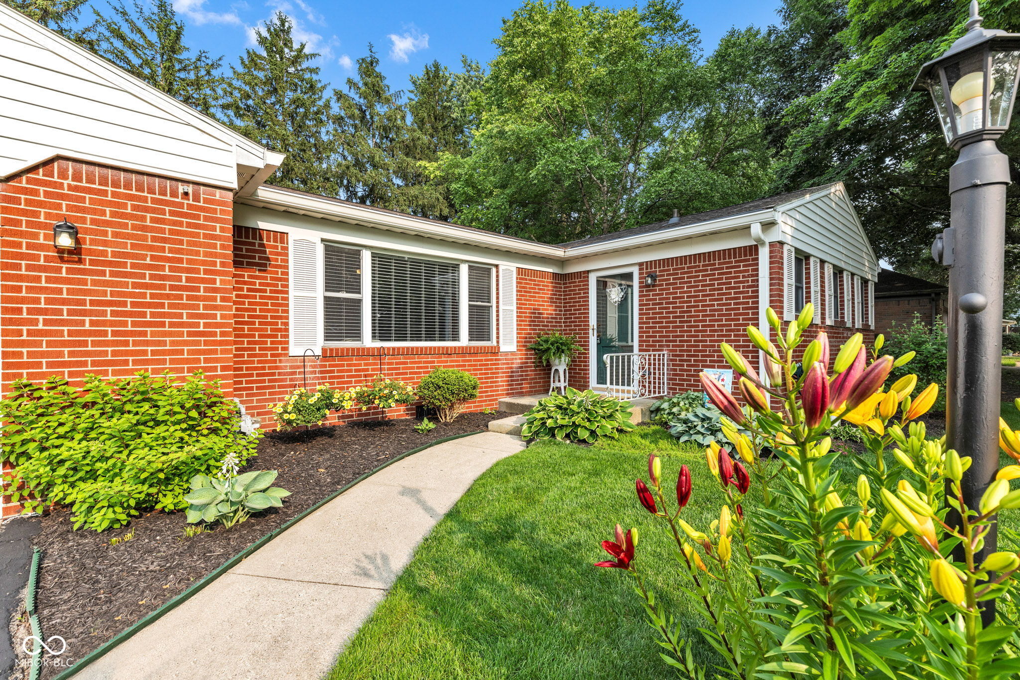 703 Chapel Hill W Drive