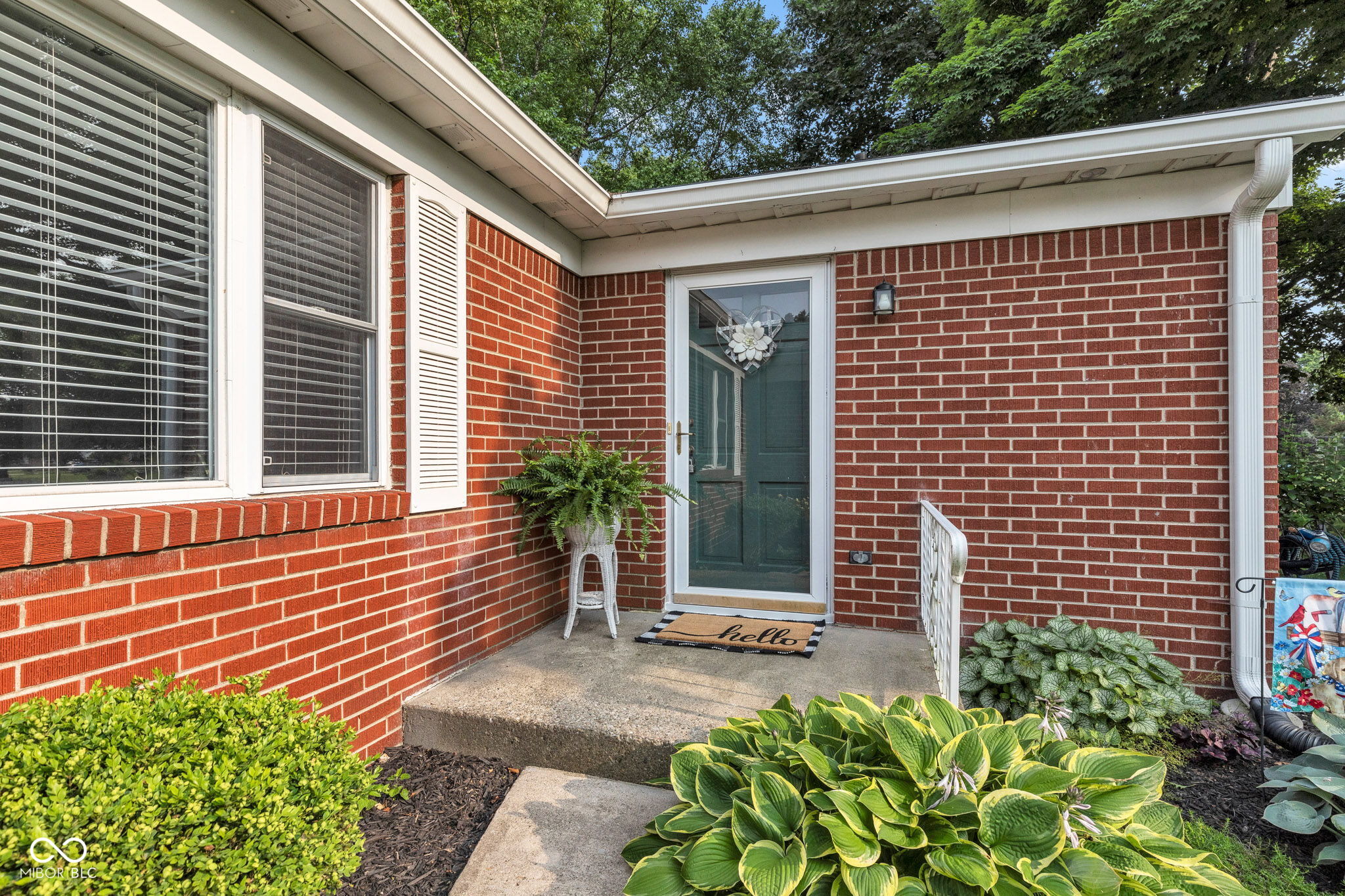 703 Chapel Hill W Drive