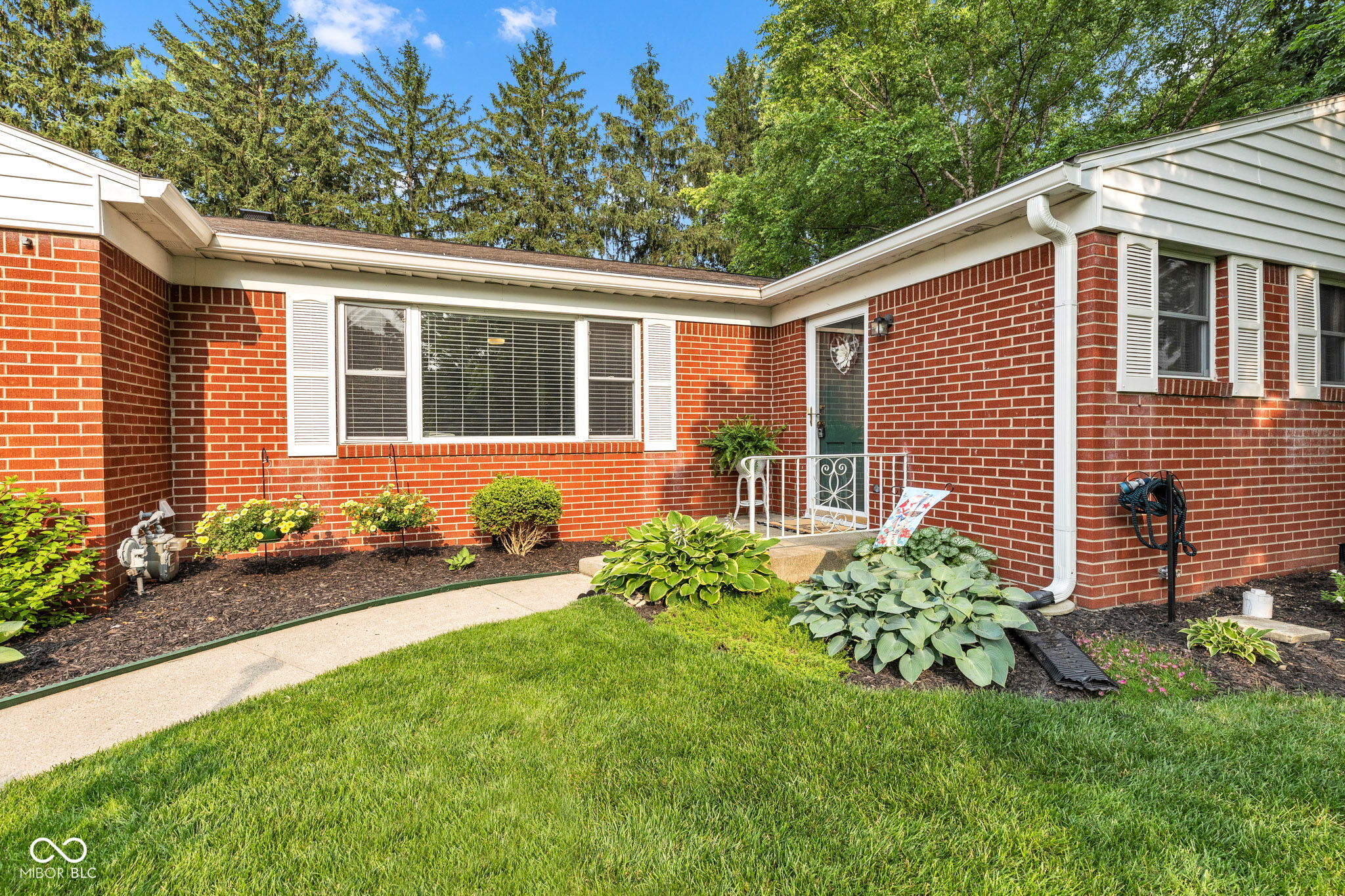 703 Chapel Hill W Drive