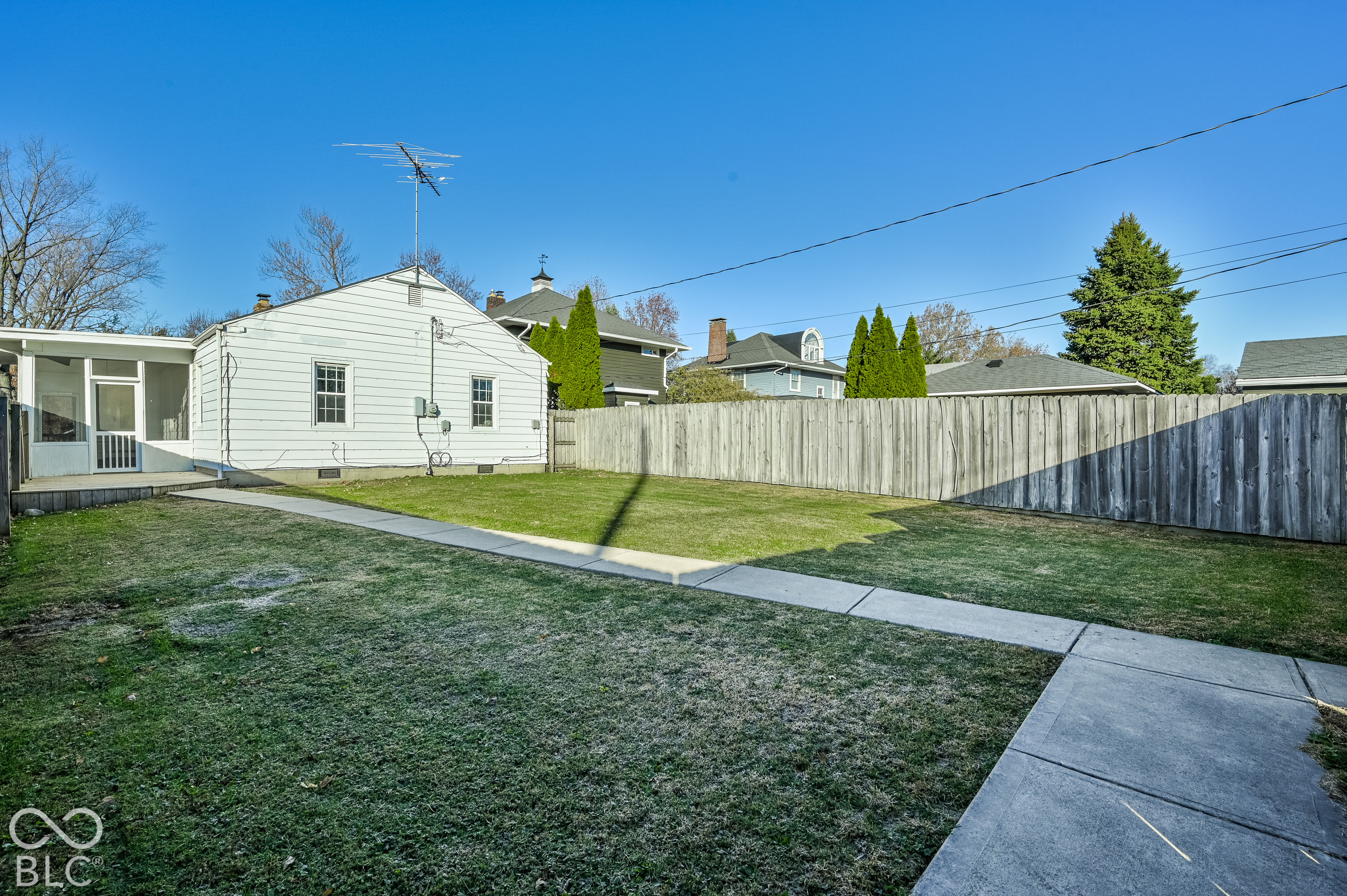 301 N Ridgeview Drive