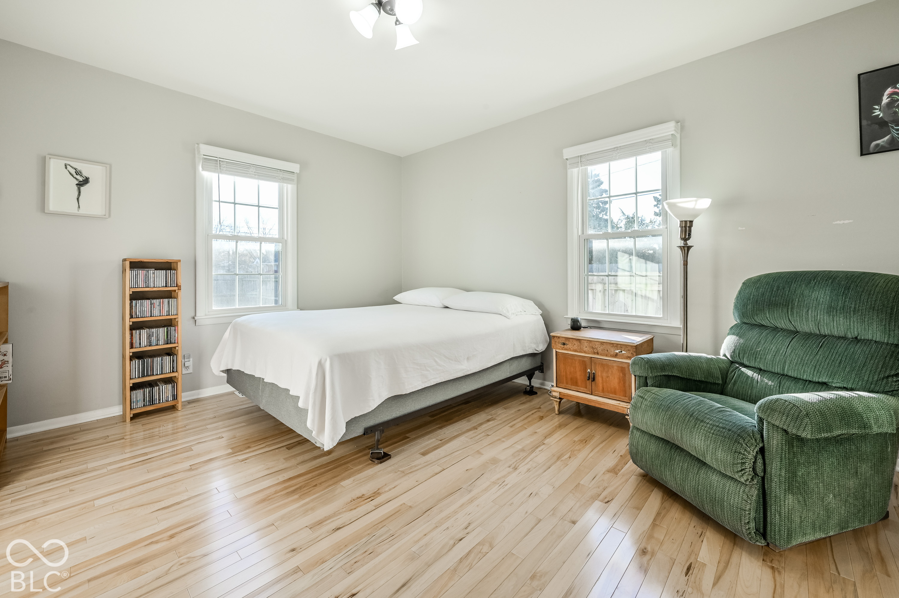 301 N Ridgeview Drive