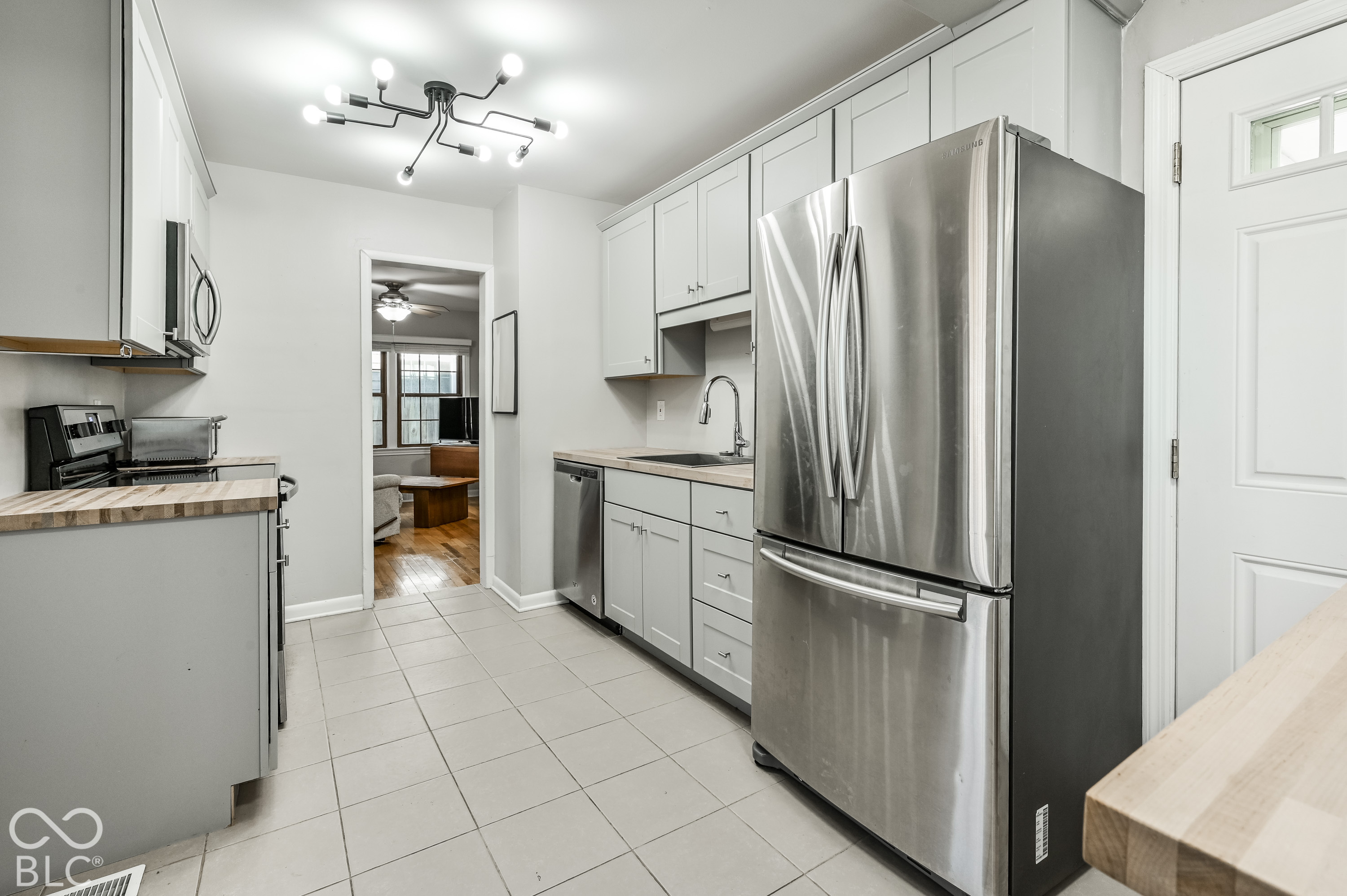 301 N Ridgeview Drive