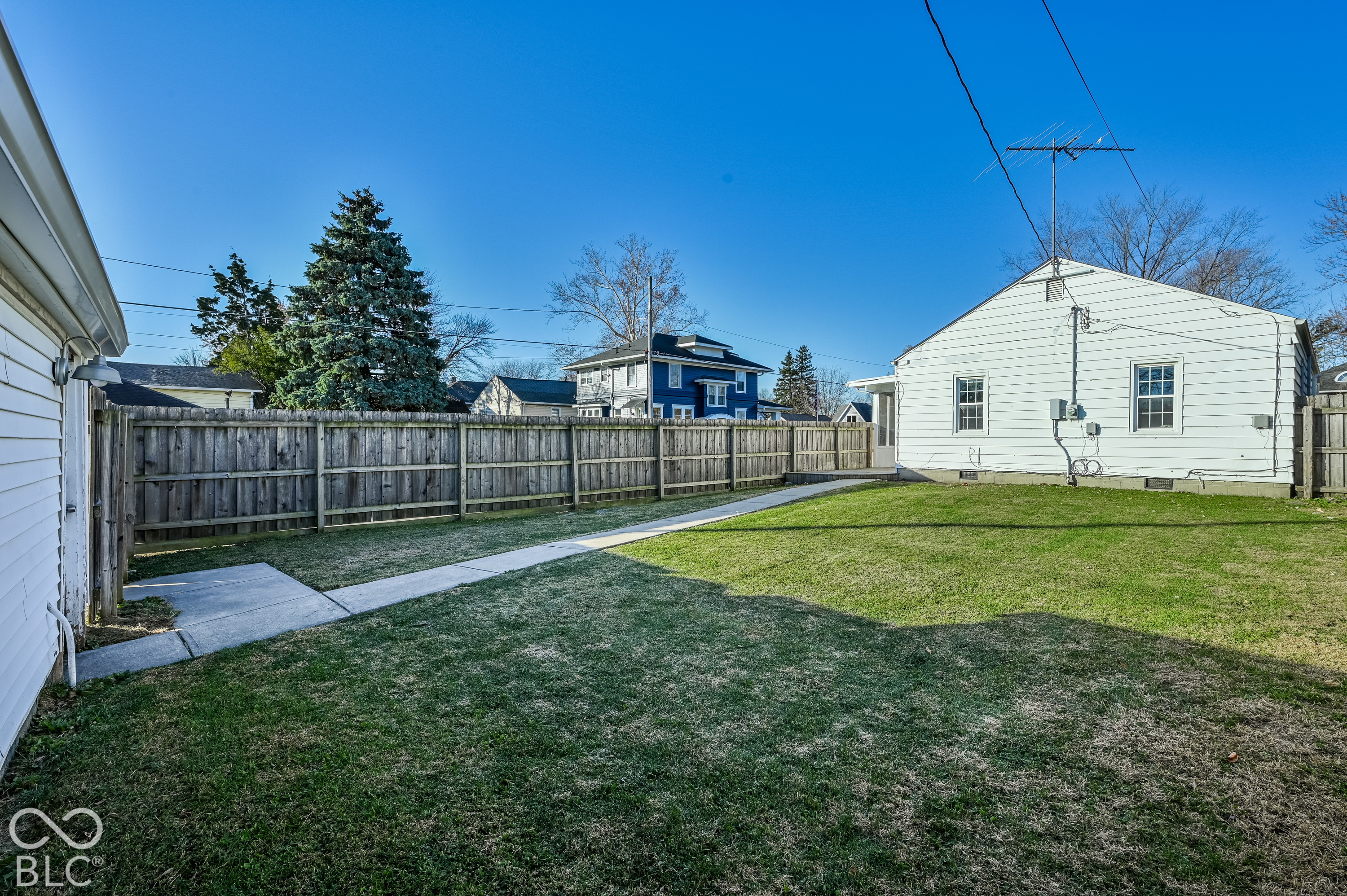 301 N Ridgeview Drive
