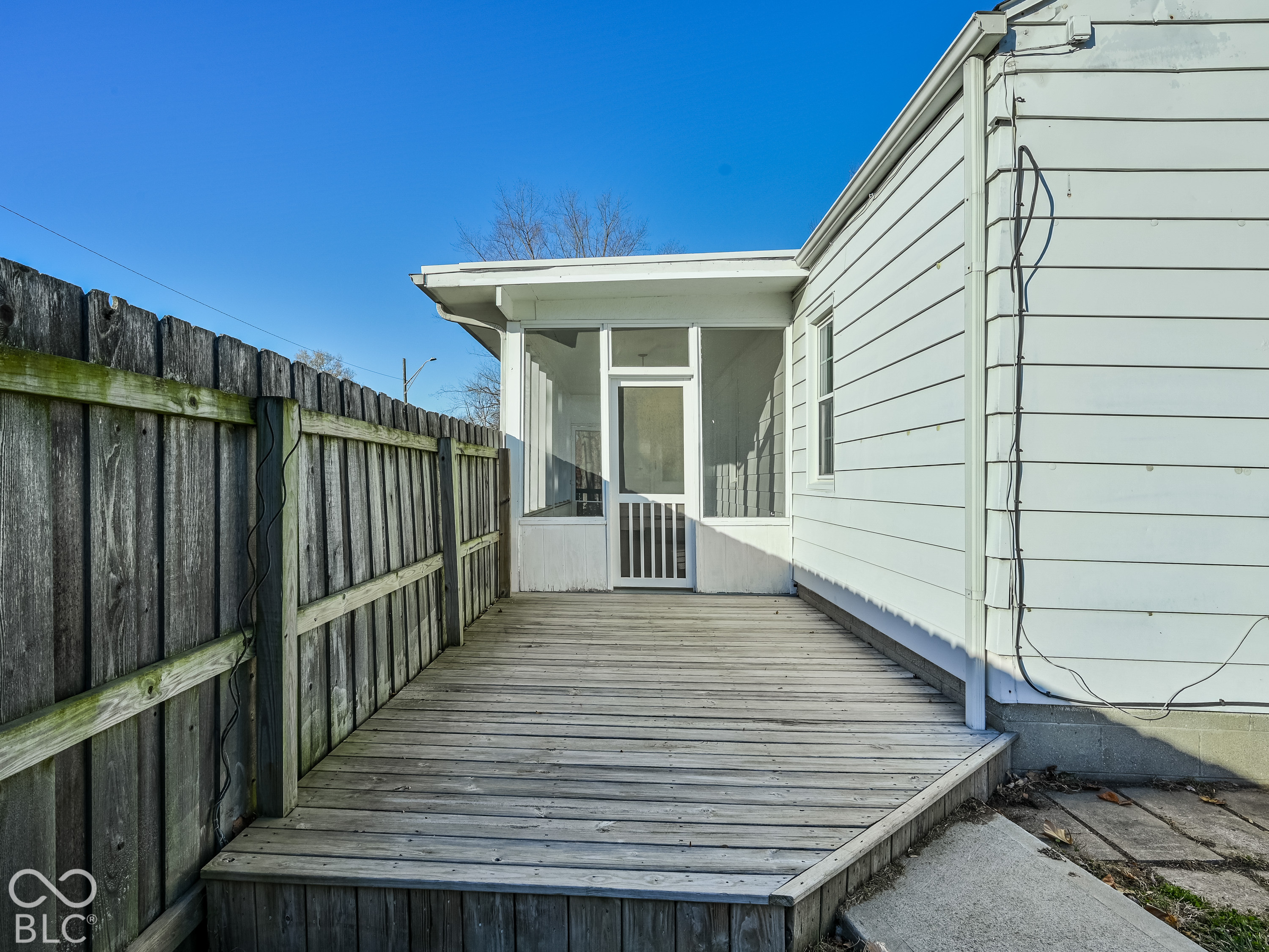 301 N Ridgeview Drive