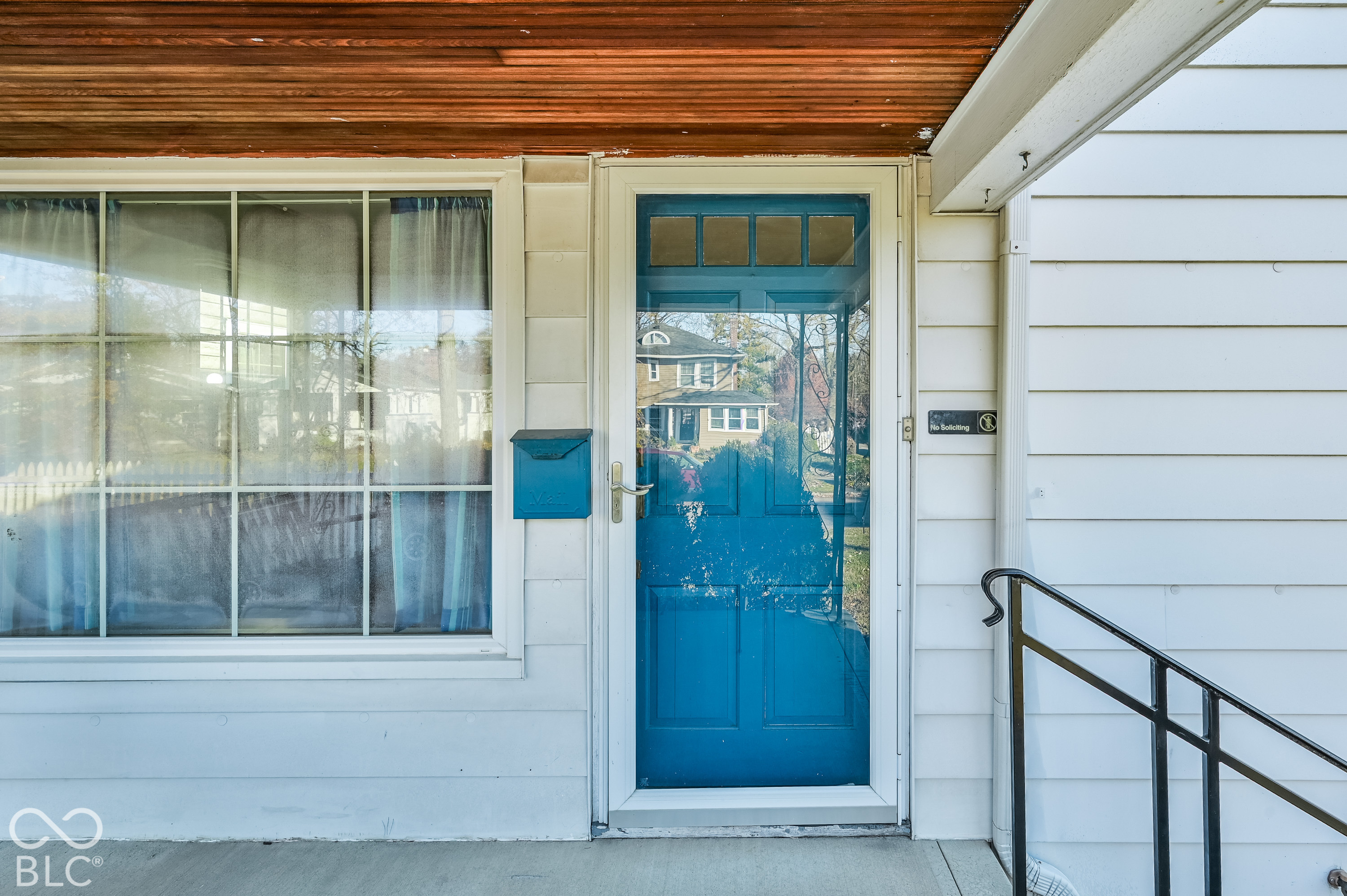 301 N Ridgeview Drive