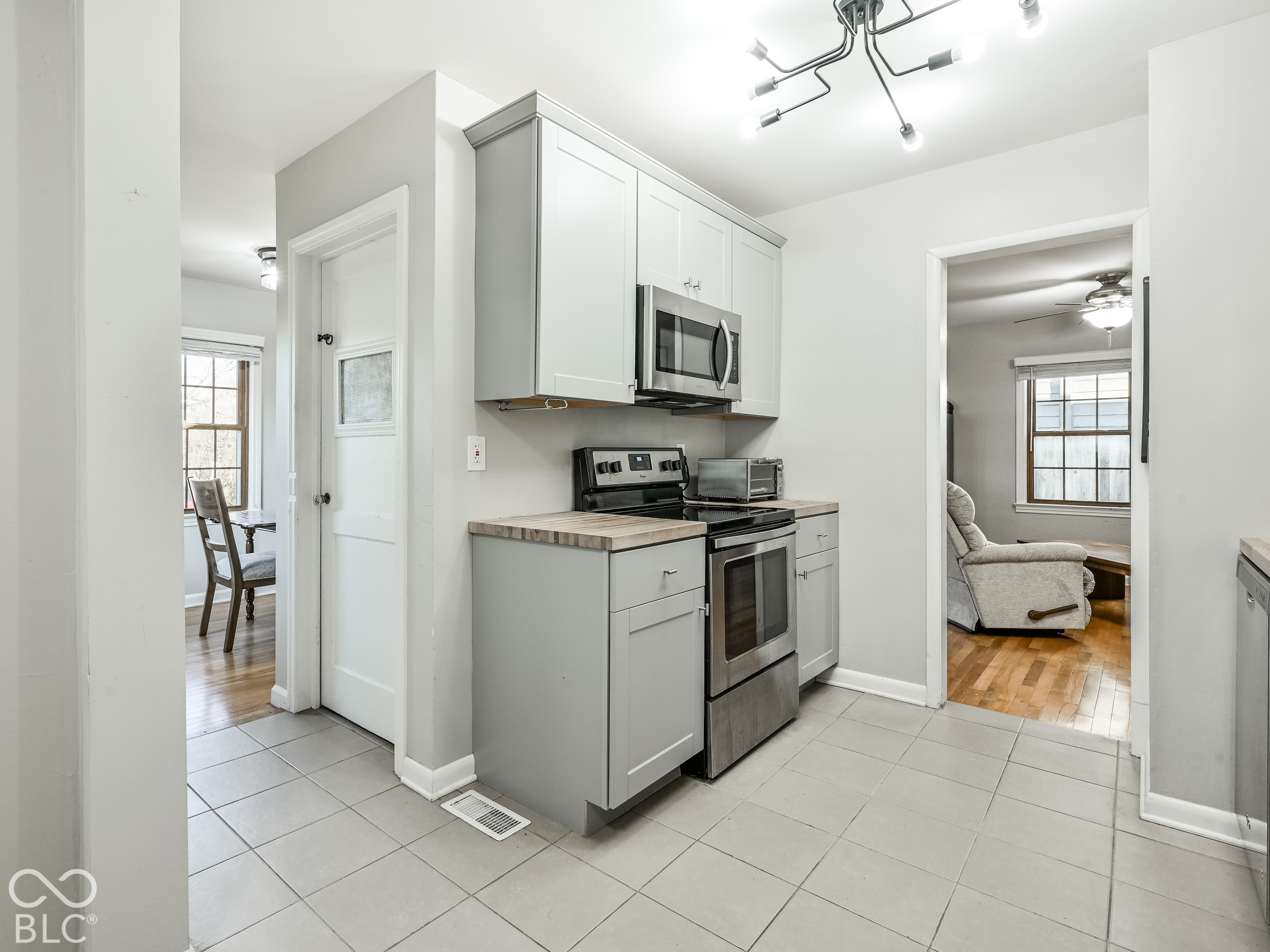 301 N Ridgeview Drive