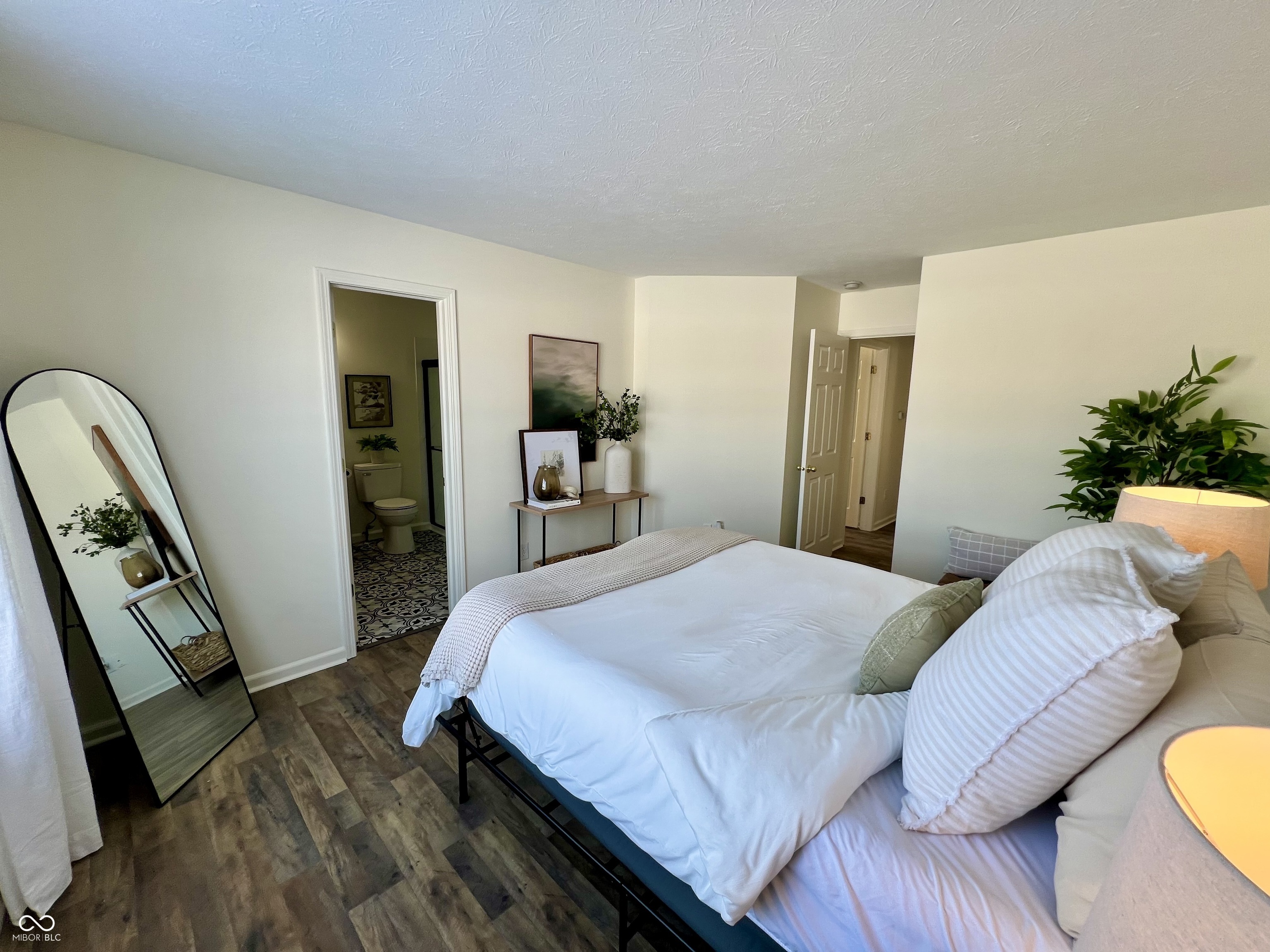 6884 N Laredo Drive