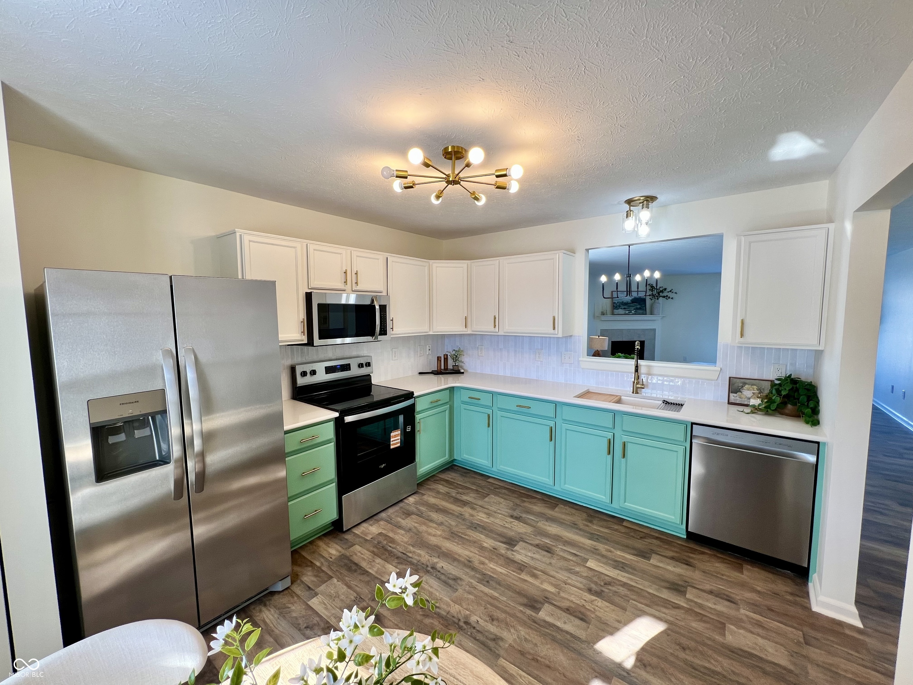 6884 N Laredo Drive