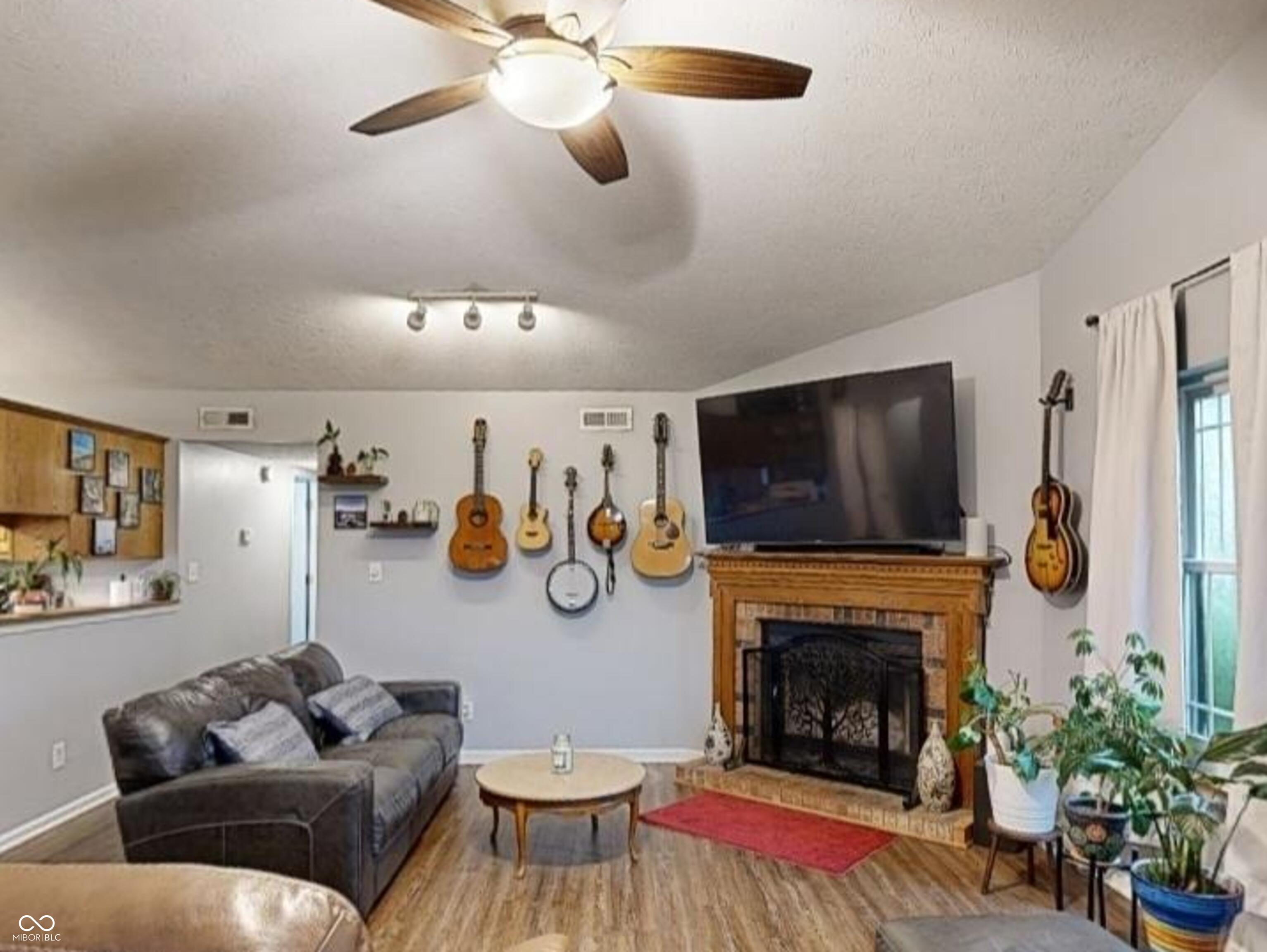 272 Suncrest Drive