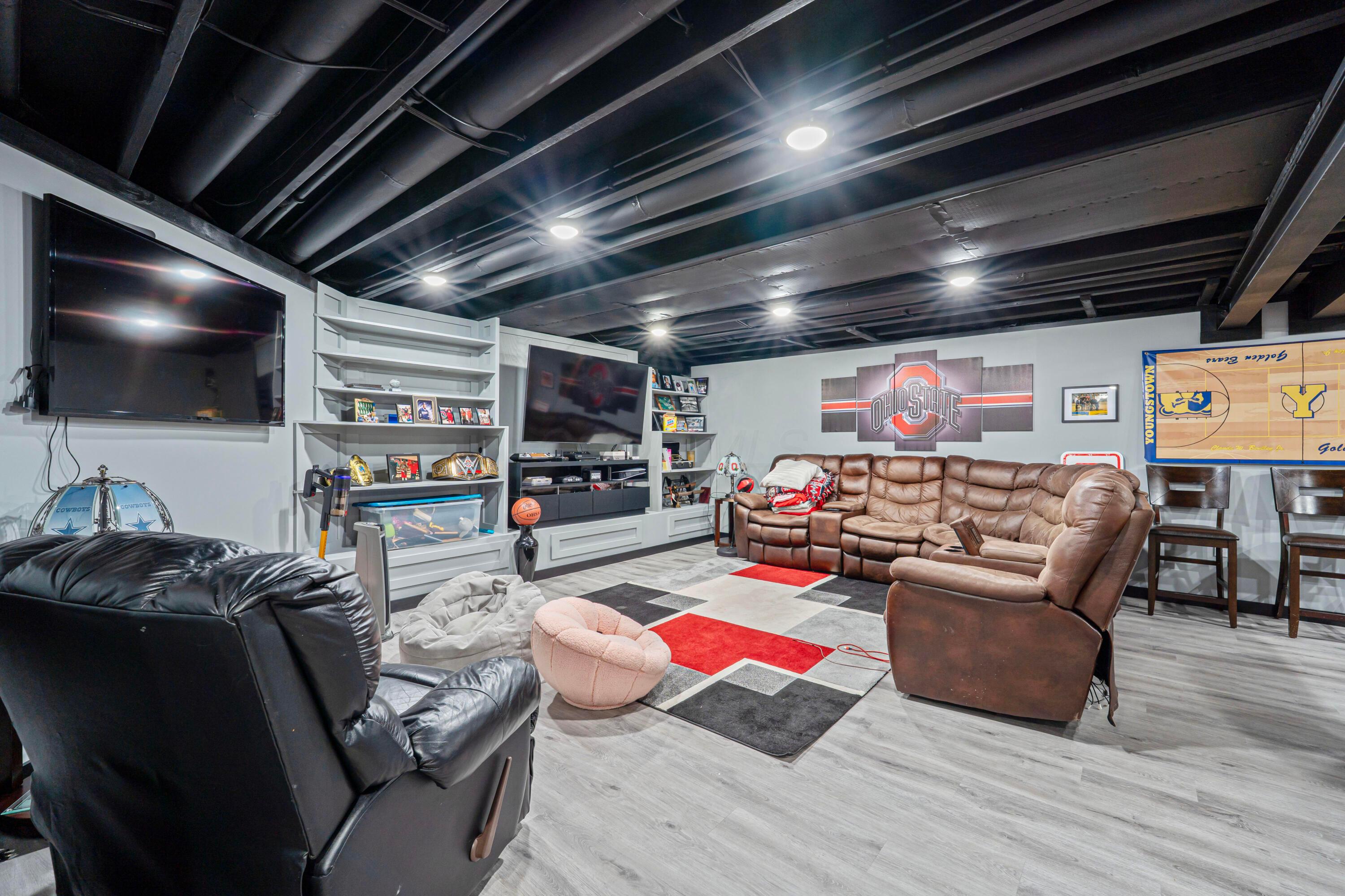 2942 Clark State Crossing