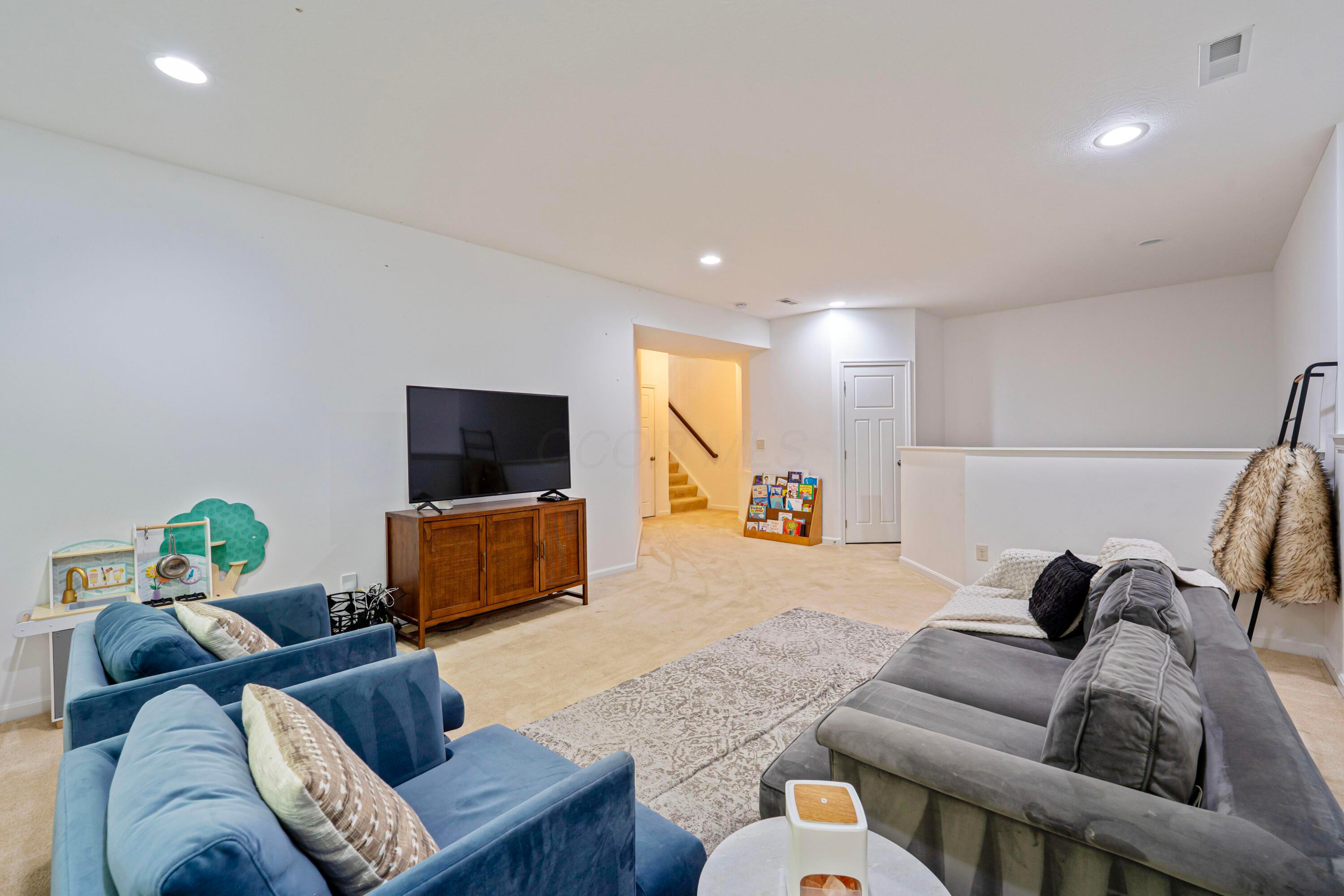 2942 Clark State Crossing