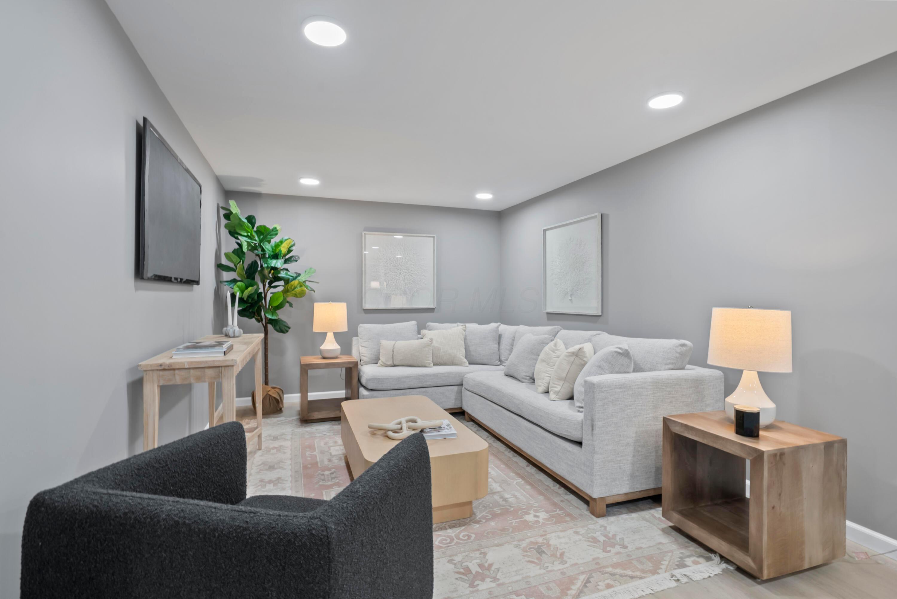 1525 Picardae Court
