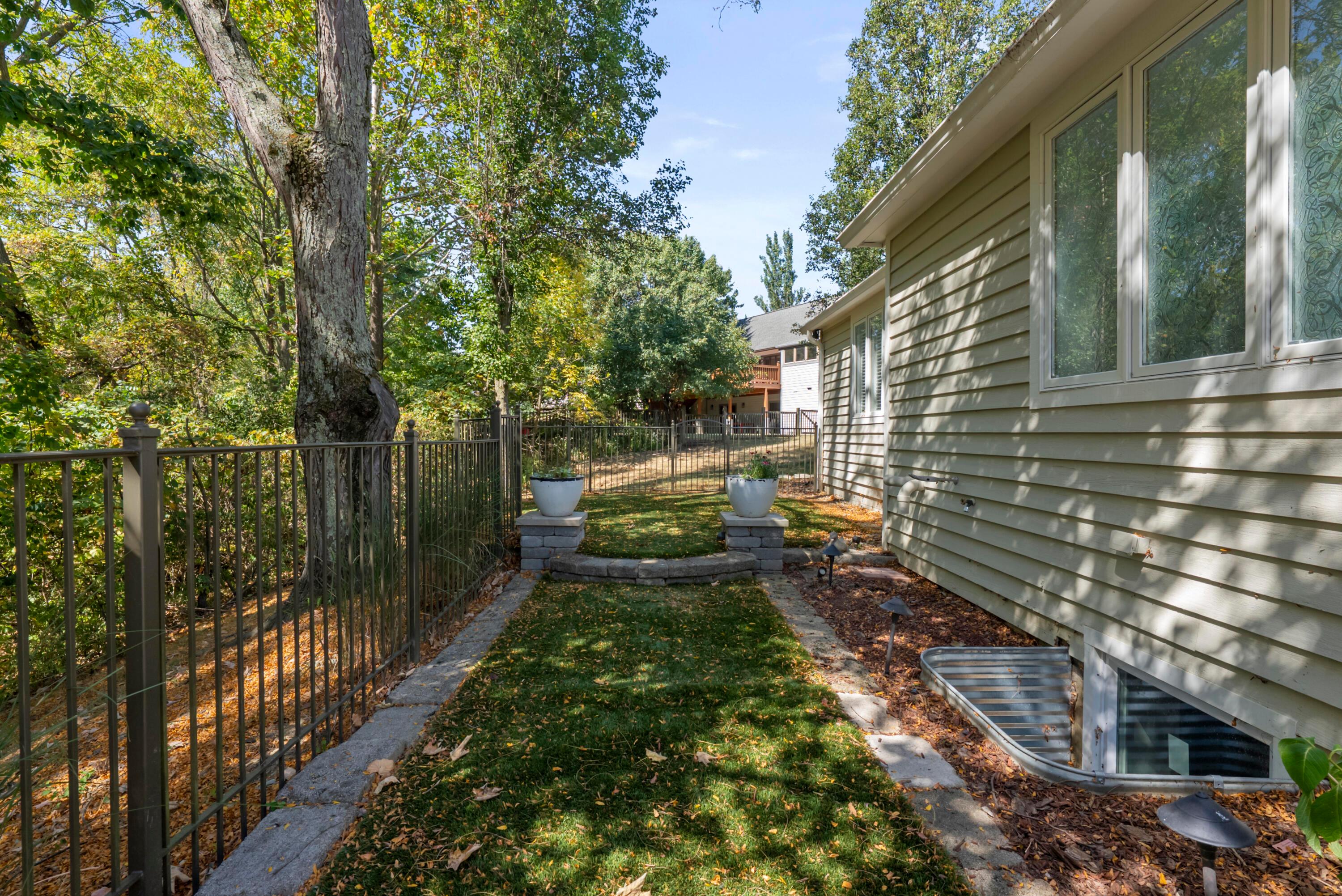 1525 Picardae Court