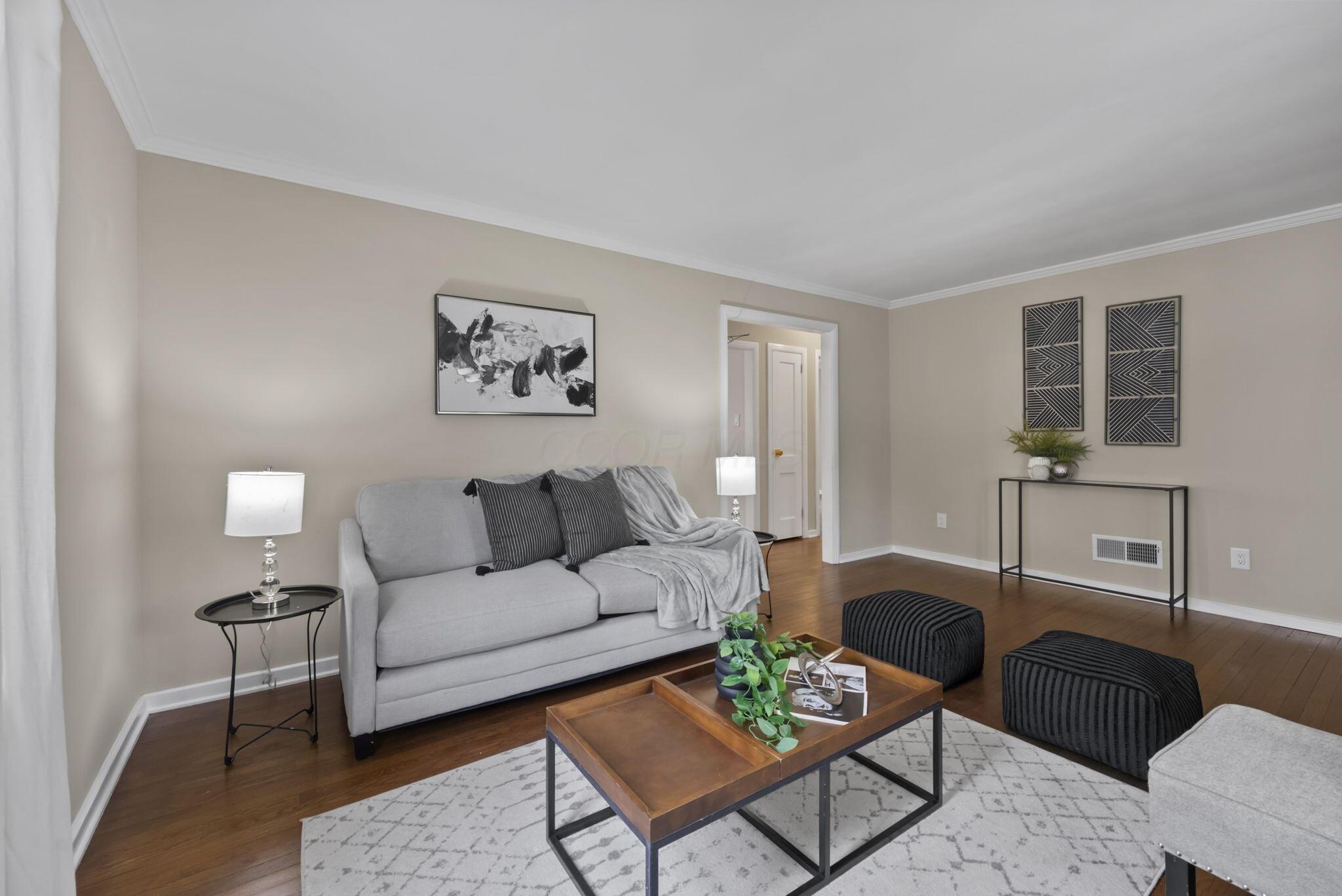 105 W Lincoln Avenue