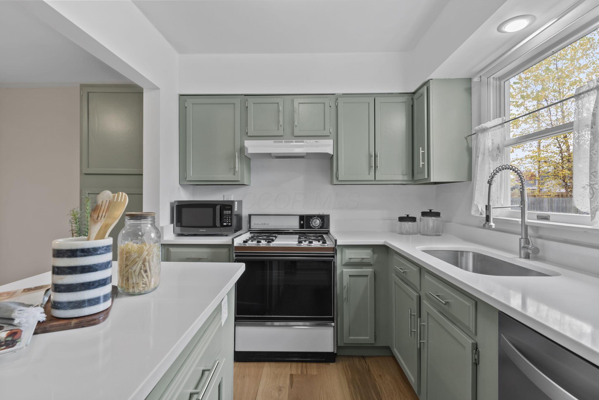 105 W Lincoln Avenue