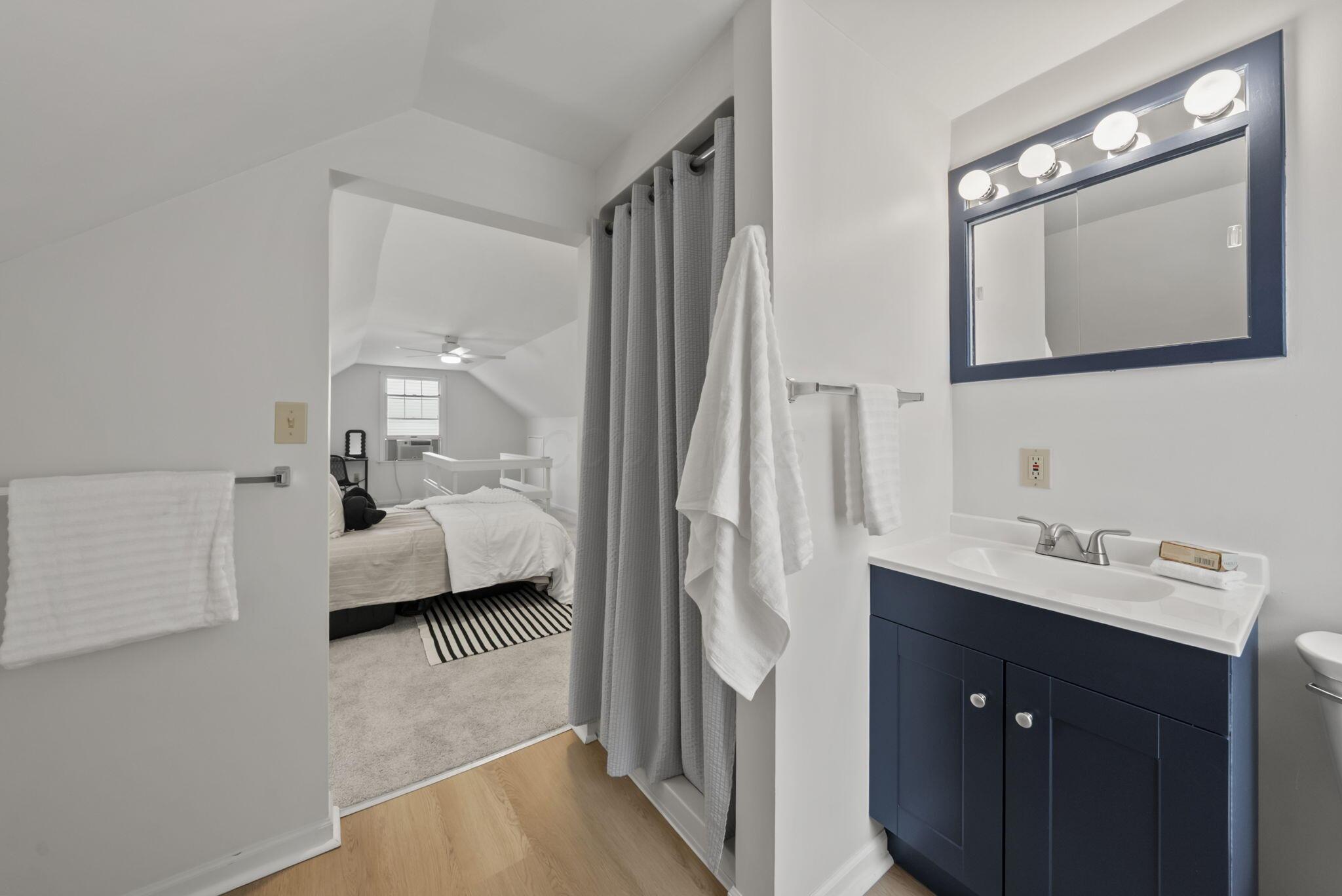 105 W Lincoln Avenue