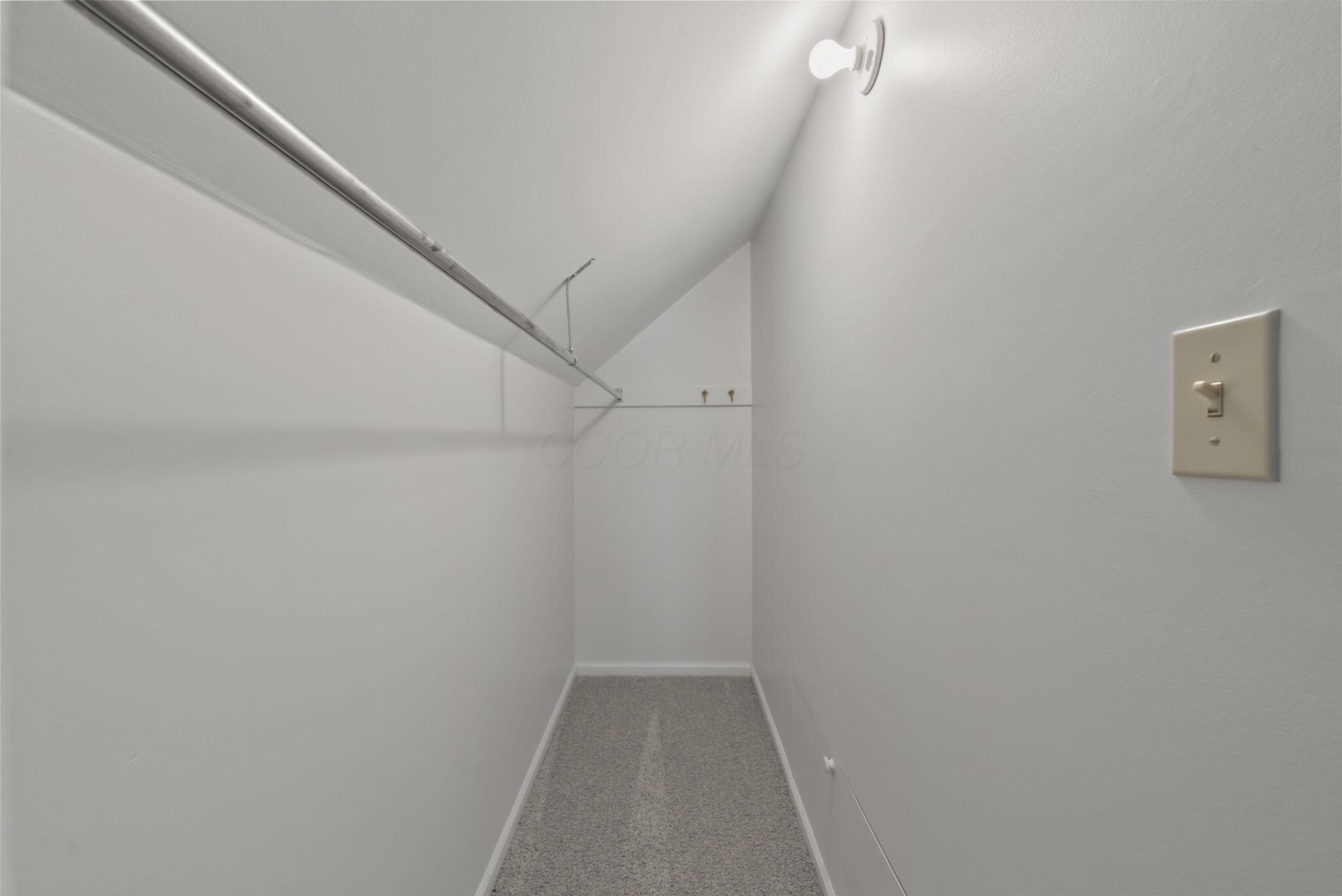 105 W Lincoln Avenue