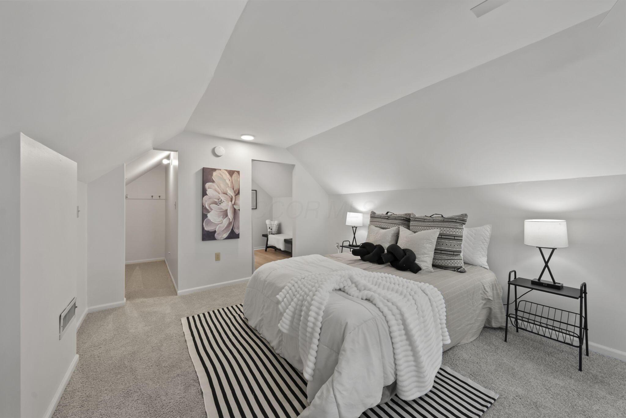 105 W Lincoln Avenue