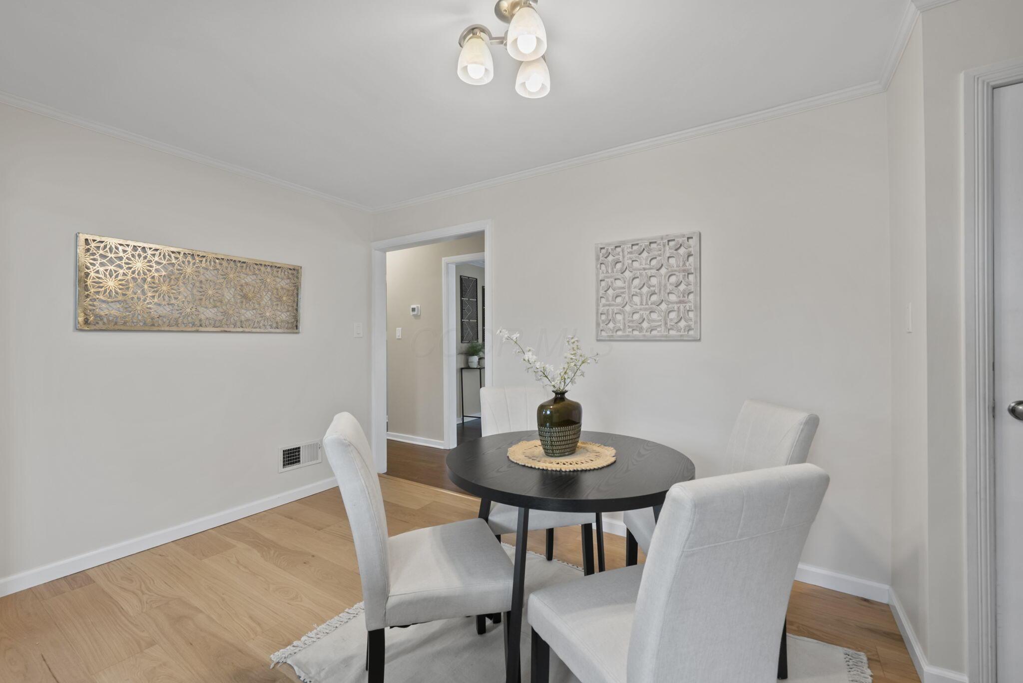 105 W Lincoln Avenue