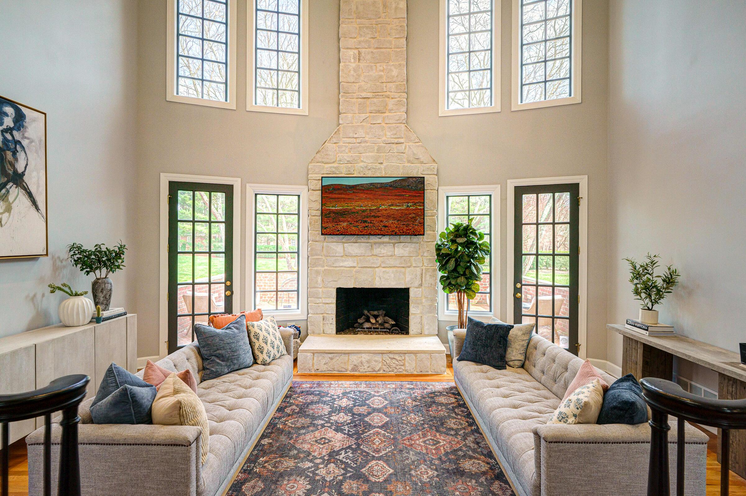 6988 Greensward Road