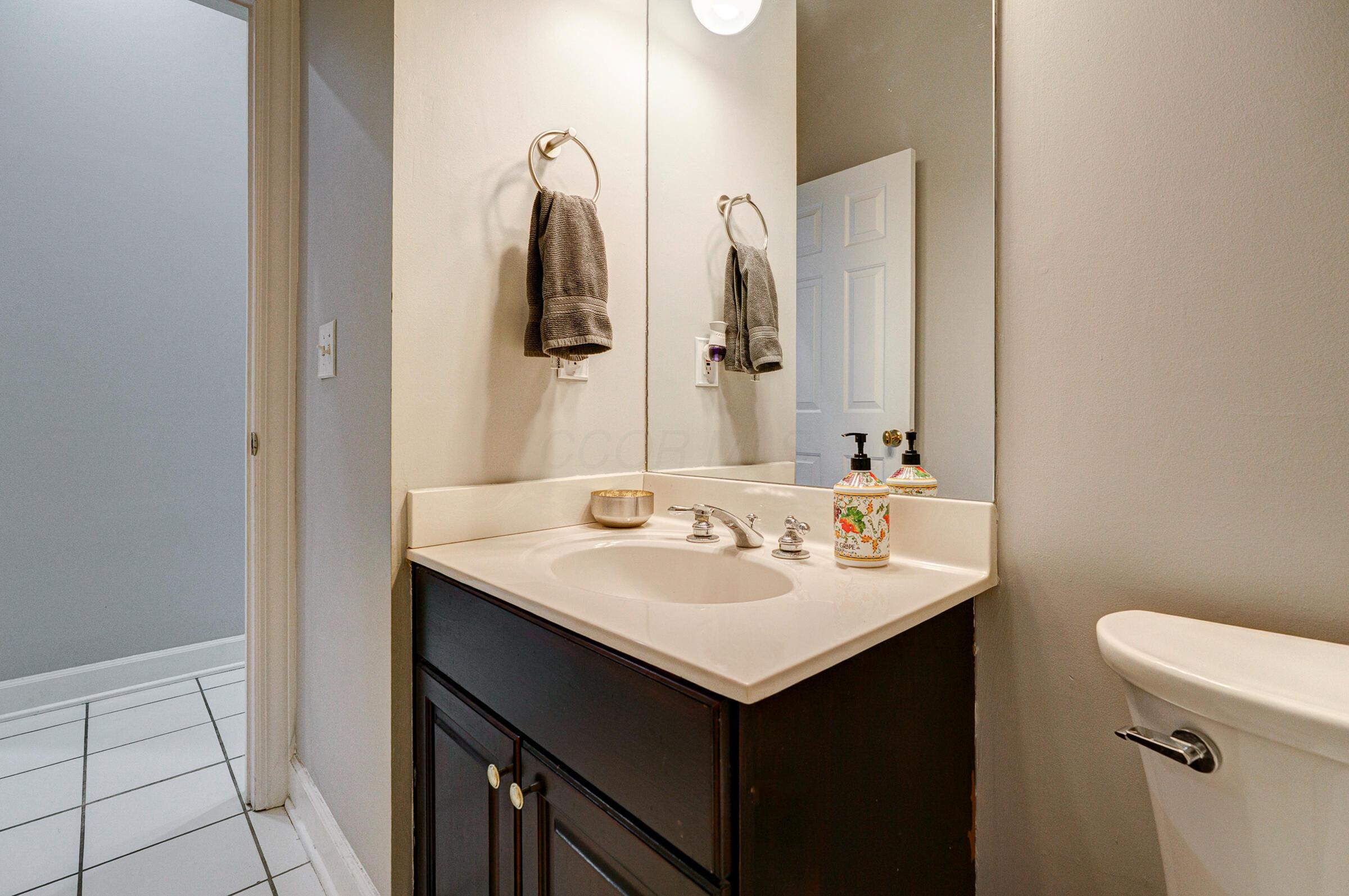 6988 Greensward Road