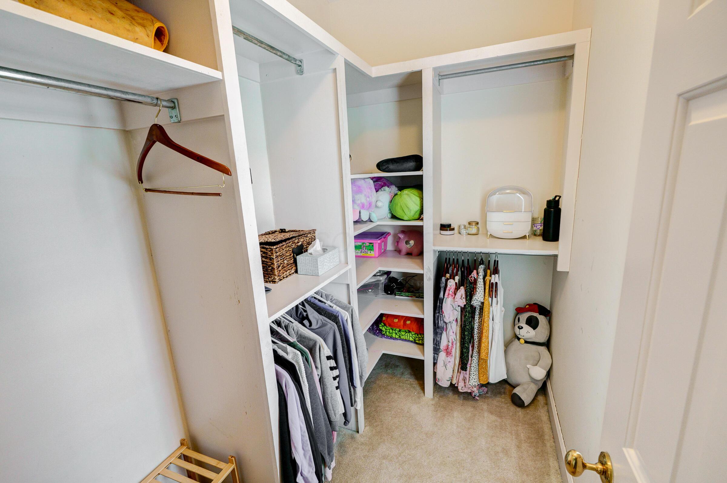 6988 Greensward Road