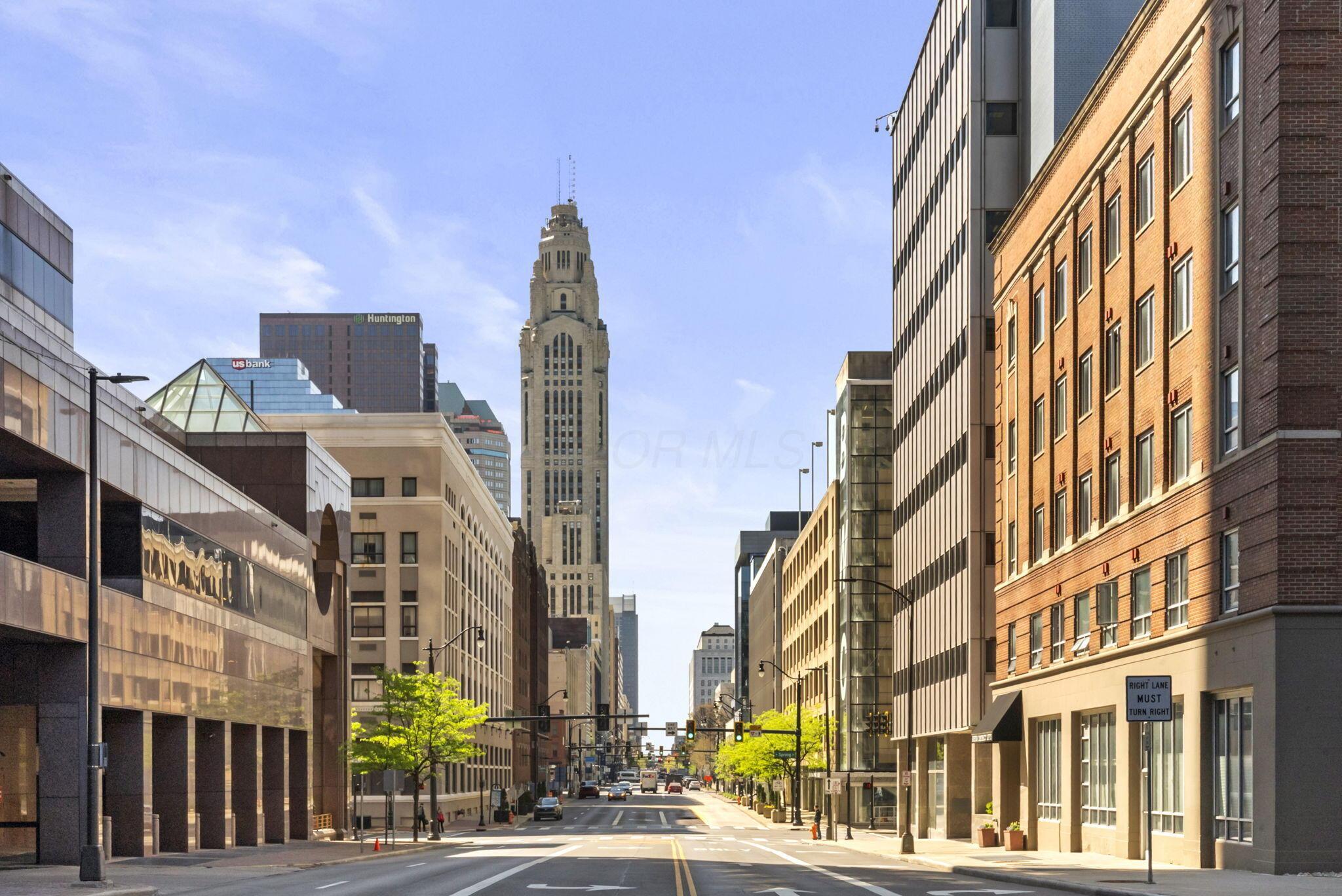 221 N Front Street, 602