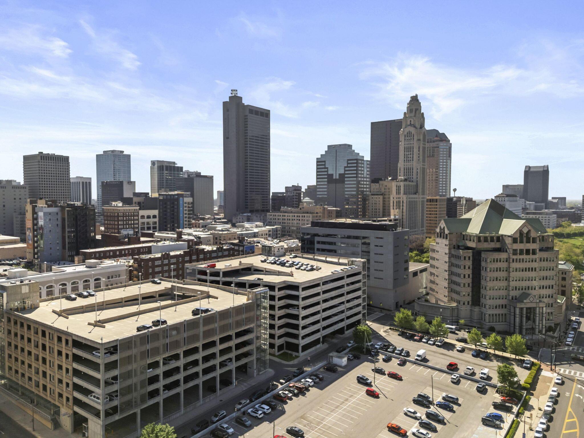 221 N Front Street, 602