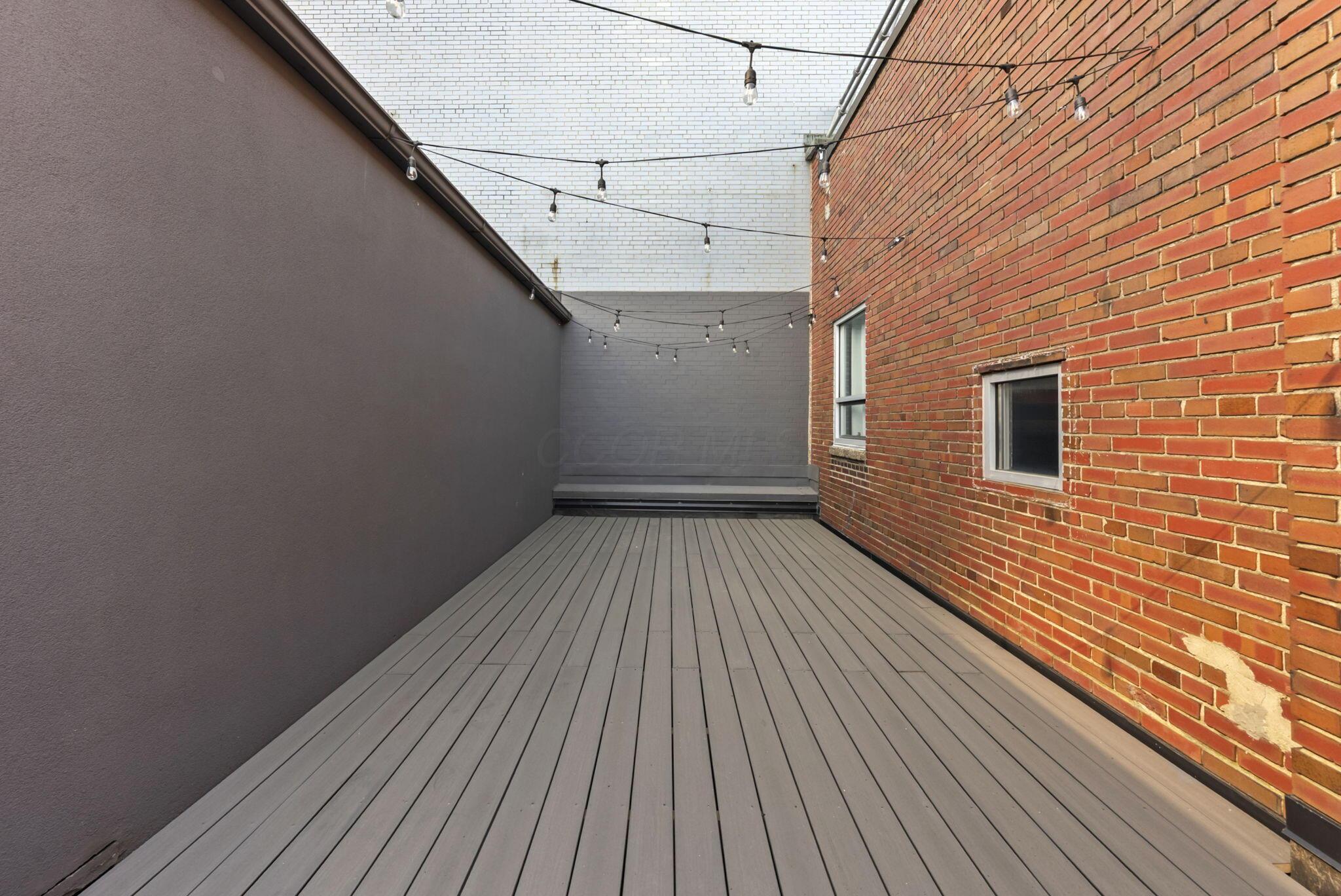 221 N Front Street, 602