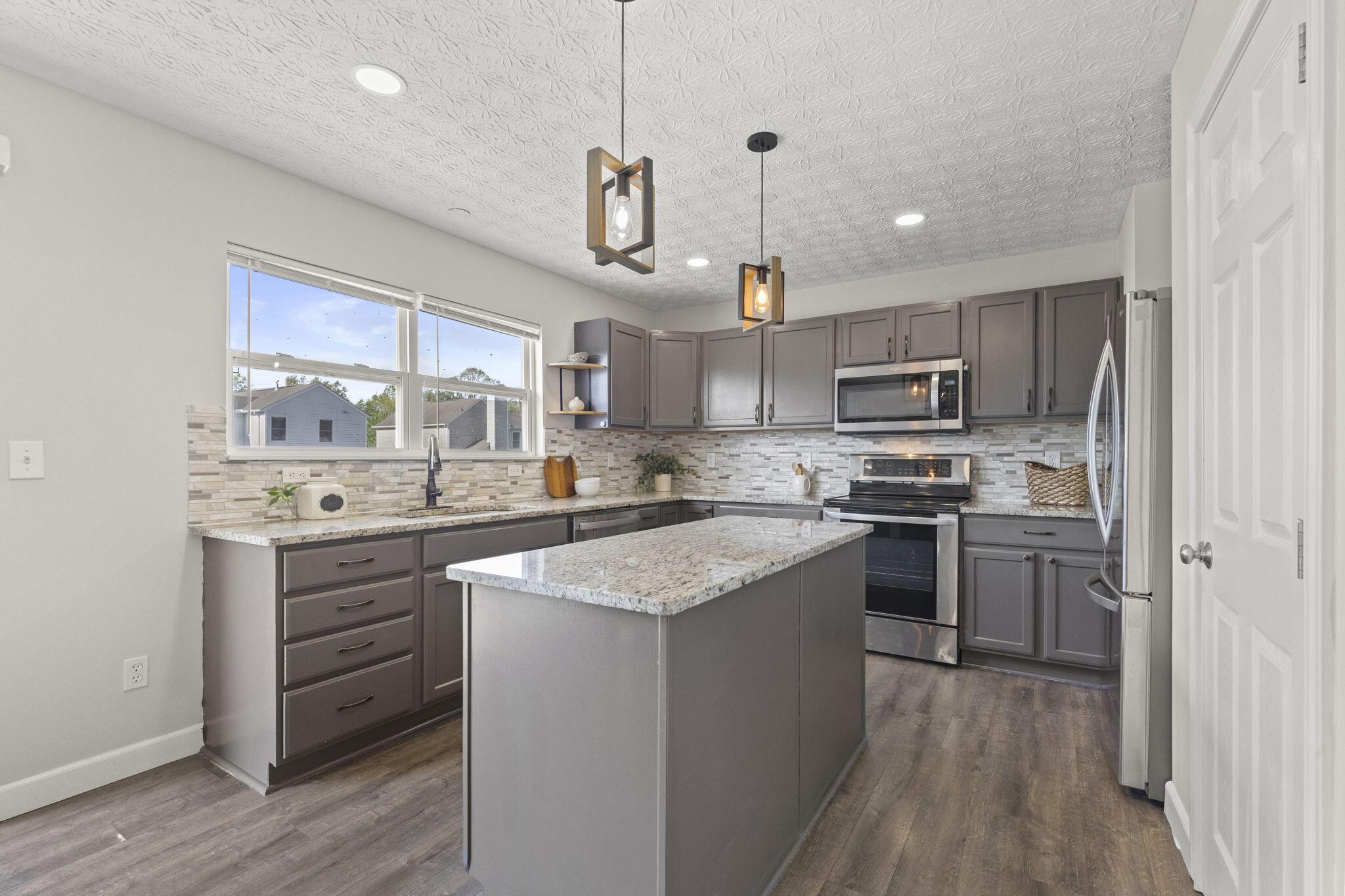 6987 Granite Falls Drive