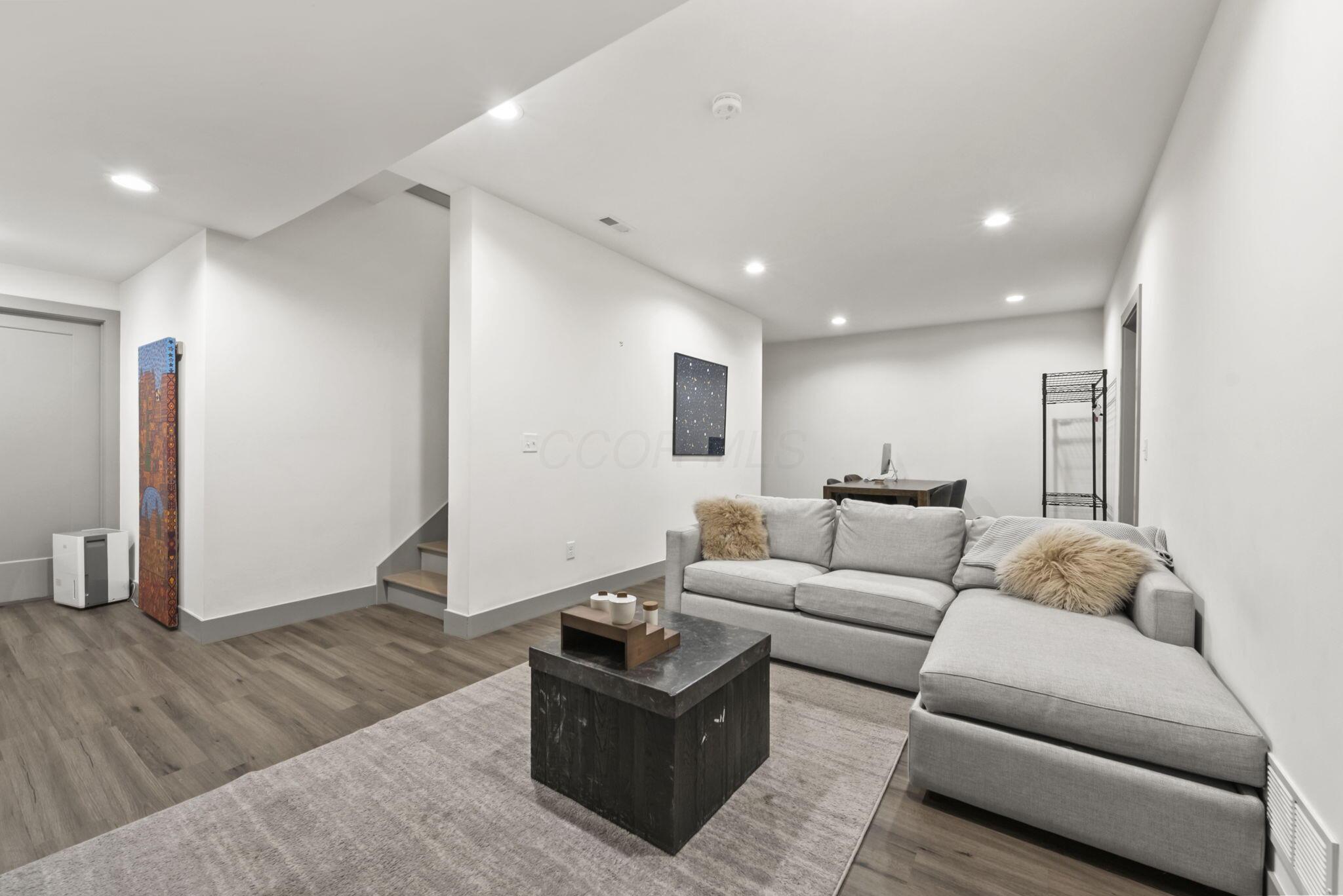 249 E Greenwood Avenue