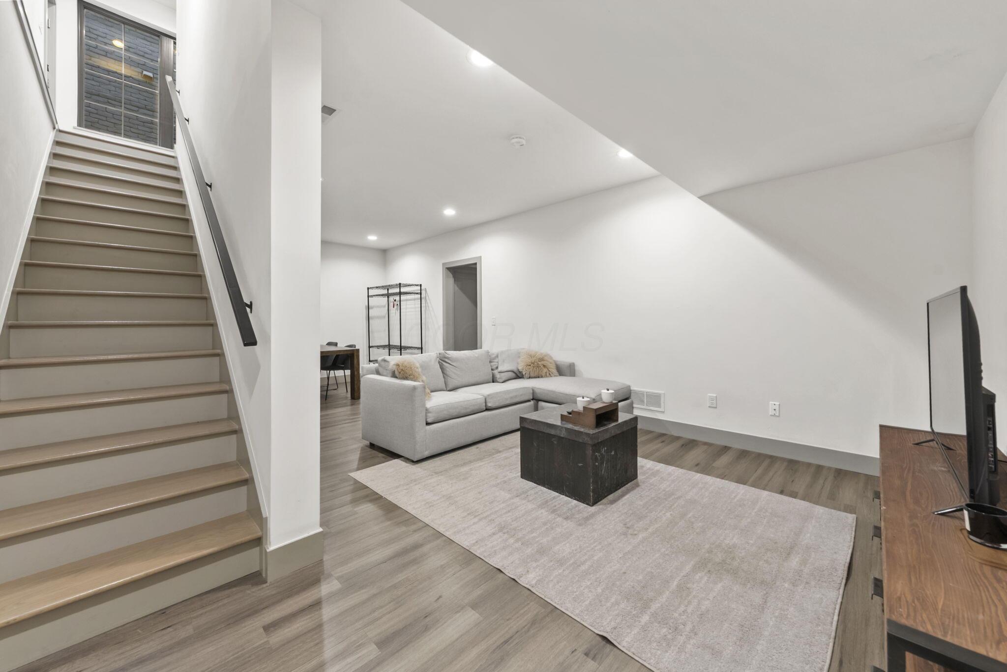249 E Greenwood Avenue