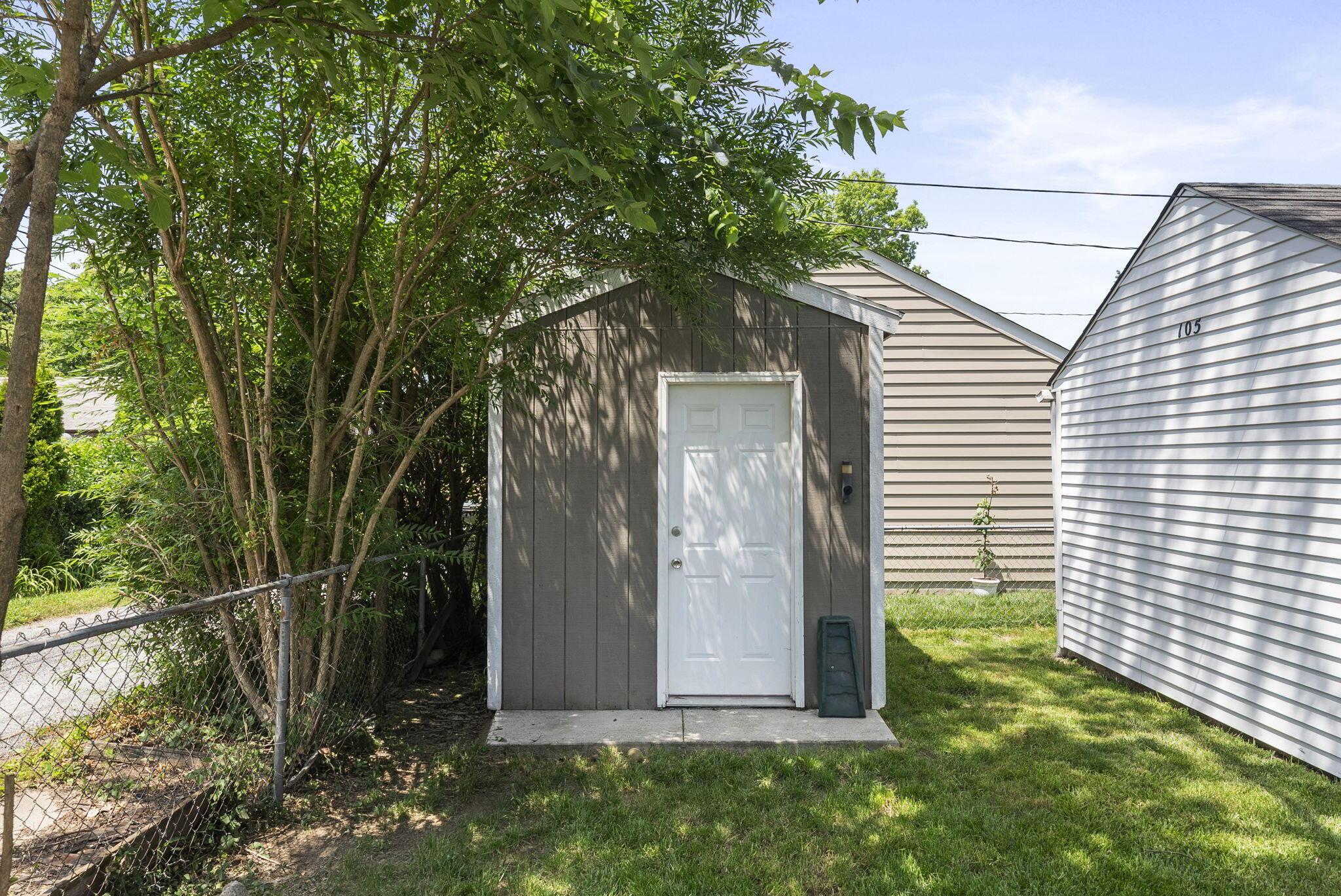 105 E Royal Forest Boulevard