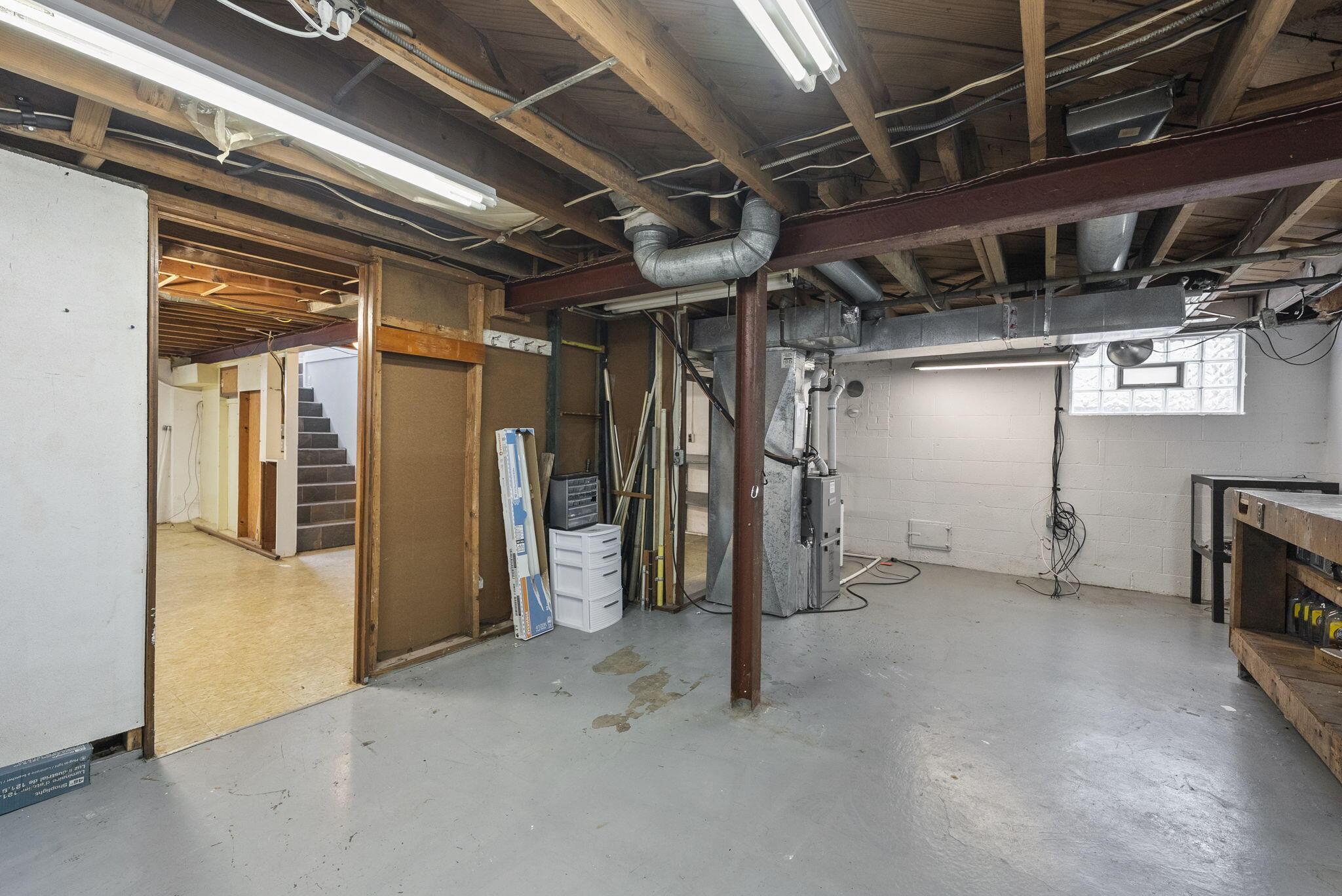 105 E Royal Forest Boulevard