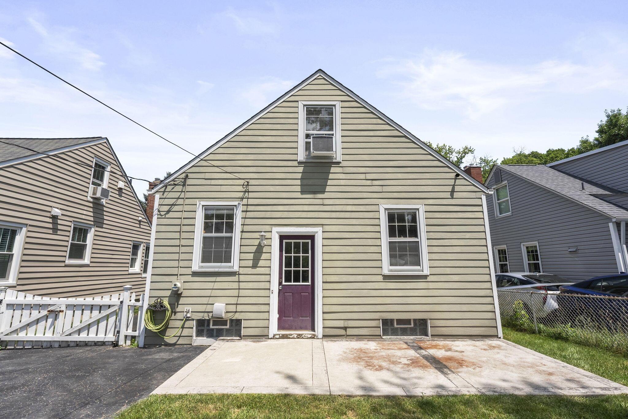 105 E Royal Forest Boulevard