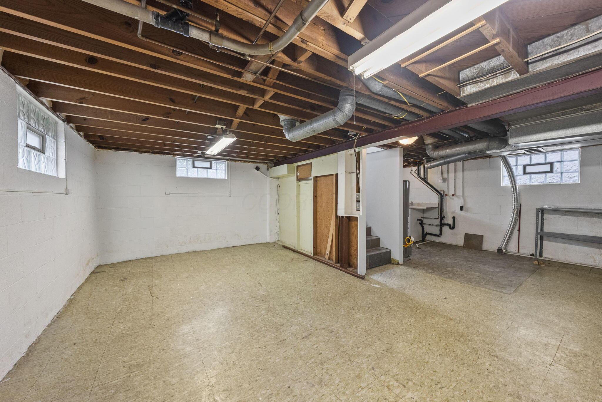 105 E Royal Forest Boulevard