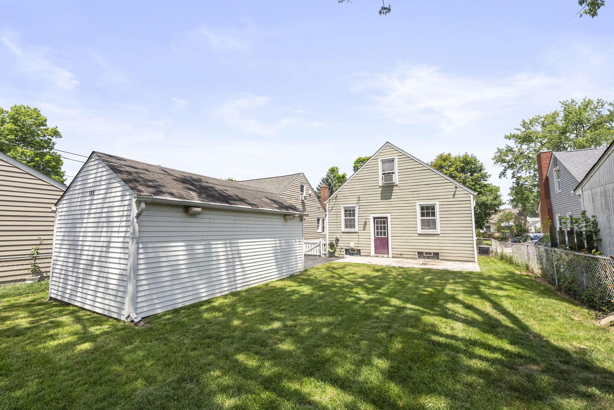 105 E Royal Forest Boulevard