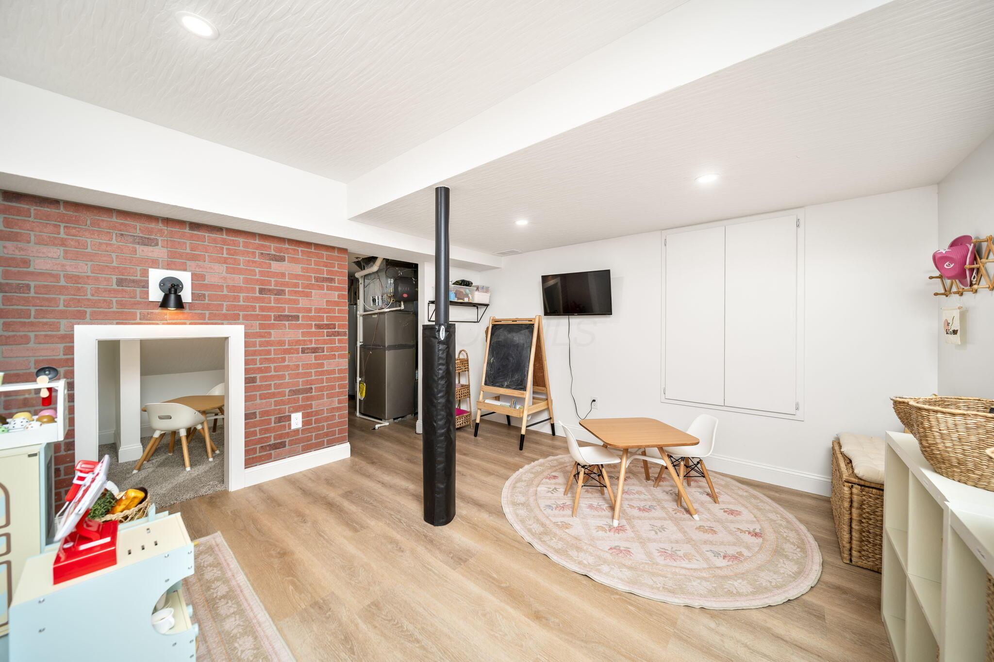 1423 Leesland Drive