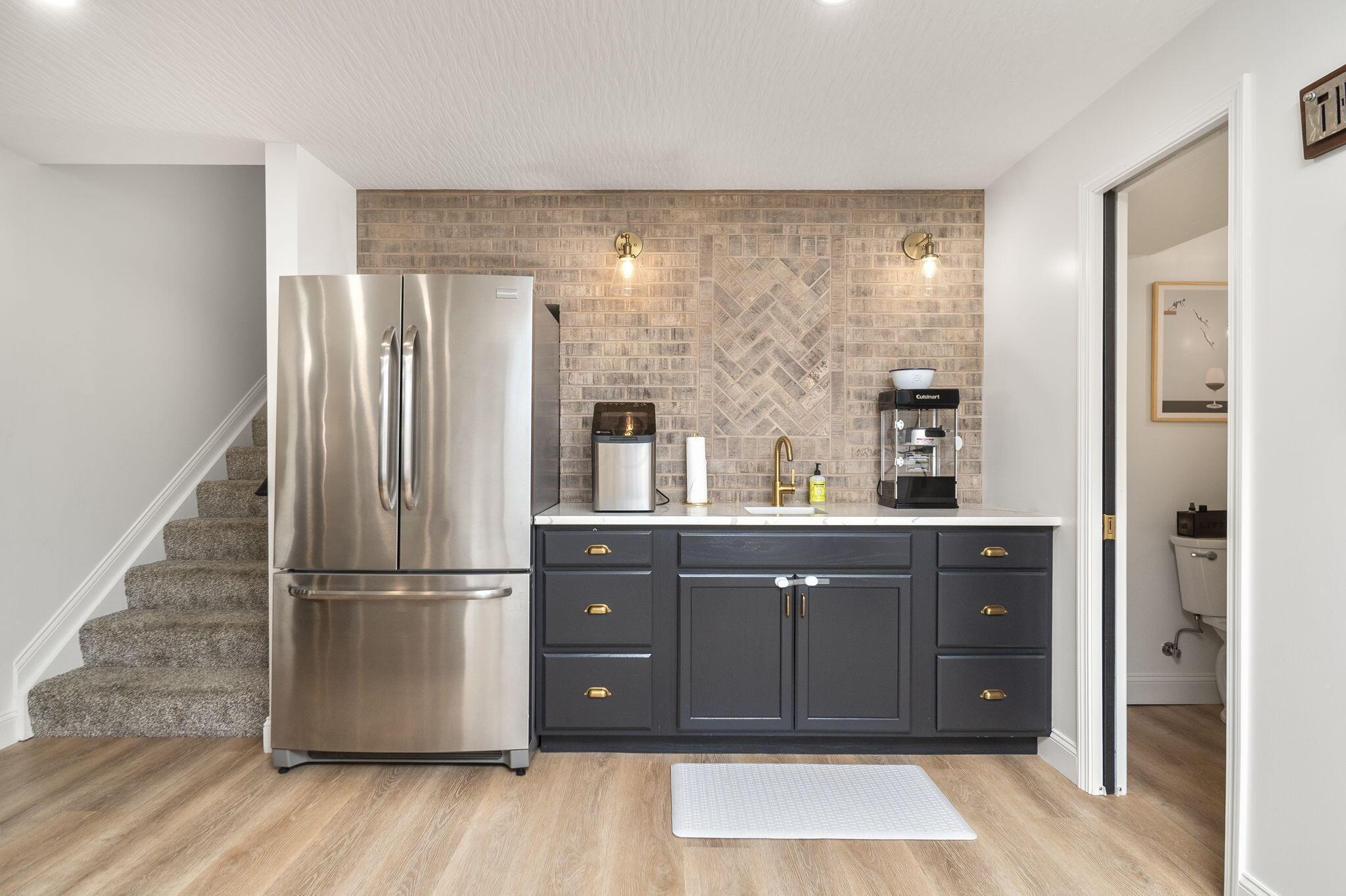 1423 Leesland Drive