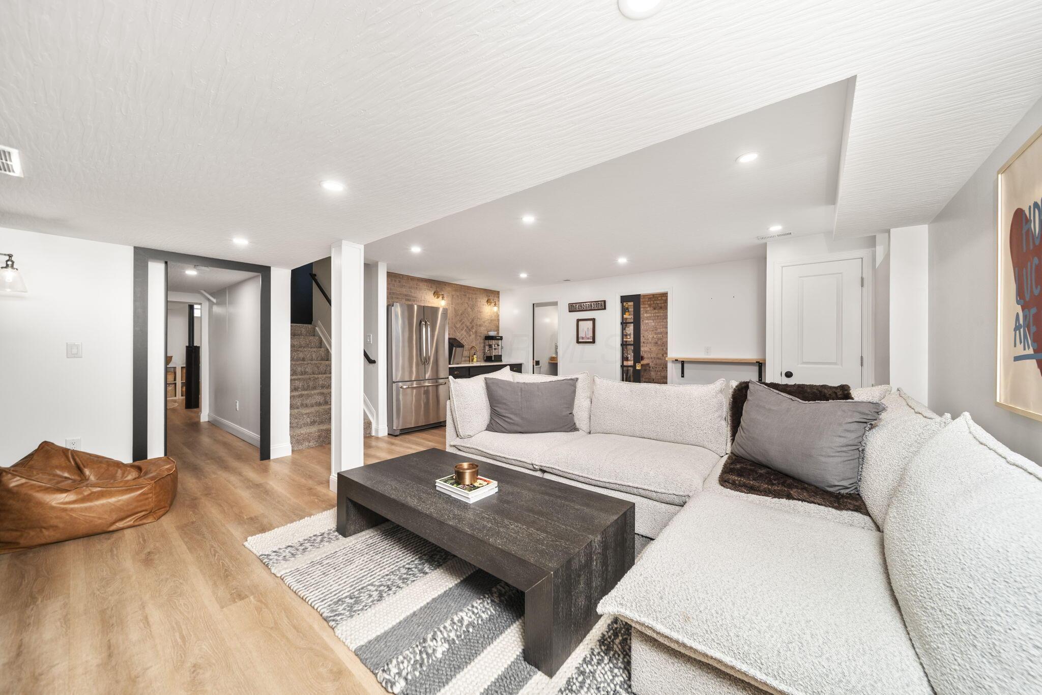1423 Leesland Drive