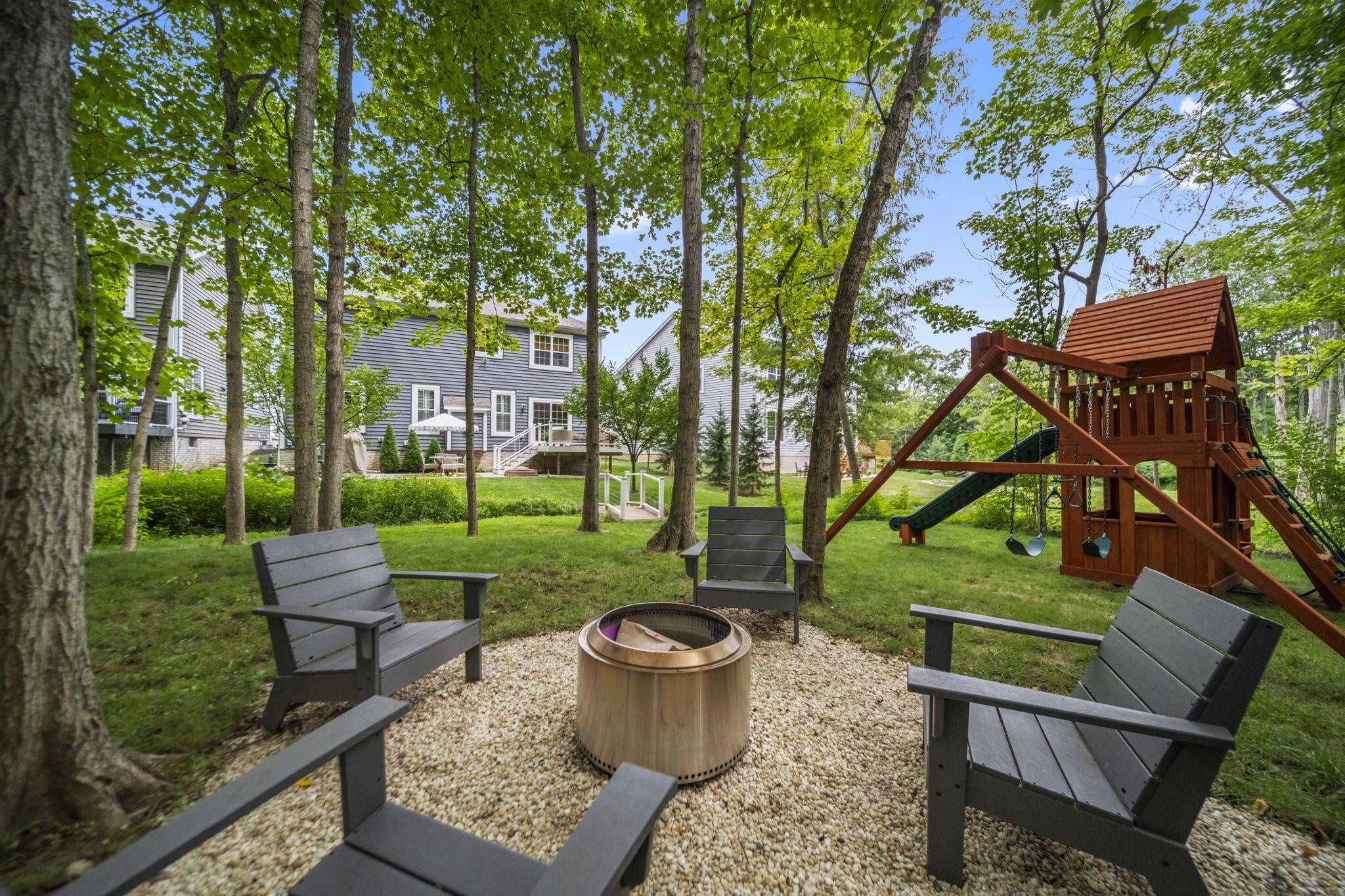 1423 Leesland Drive
