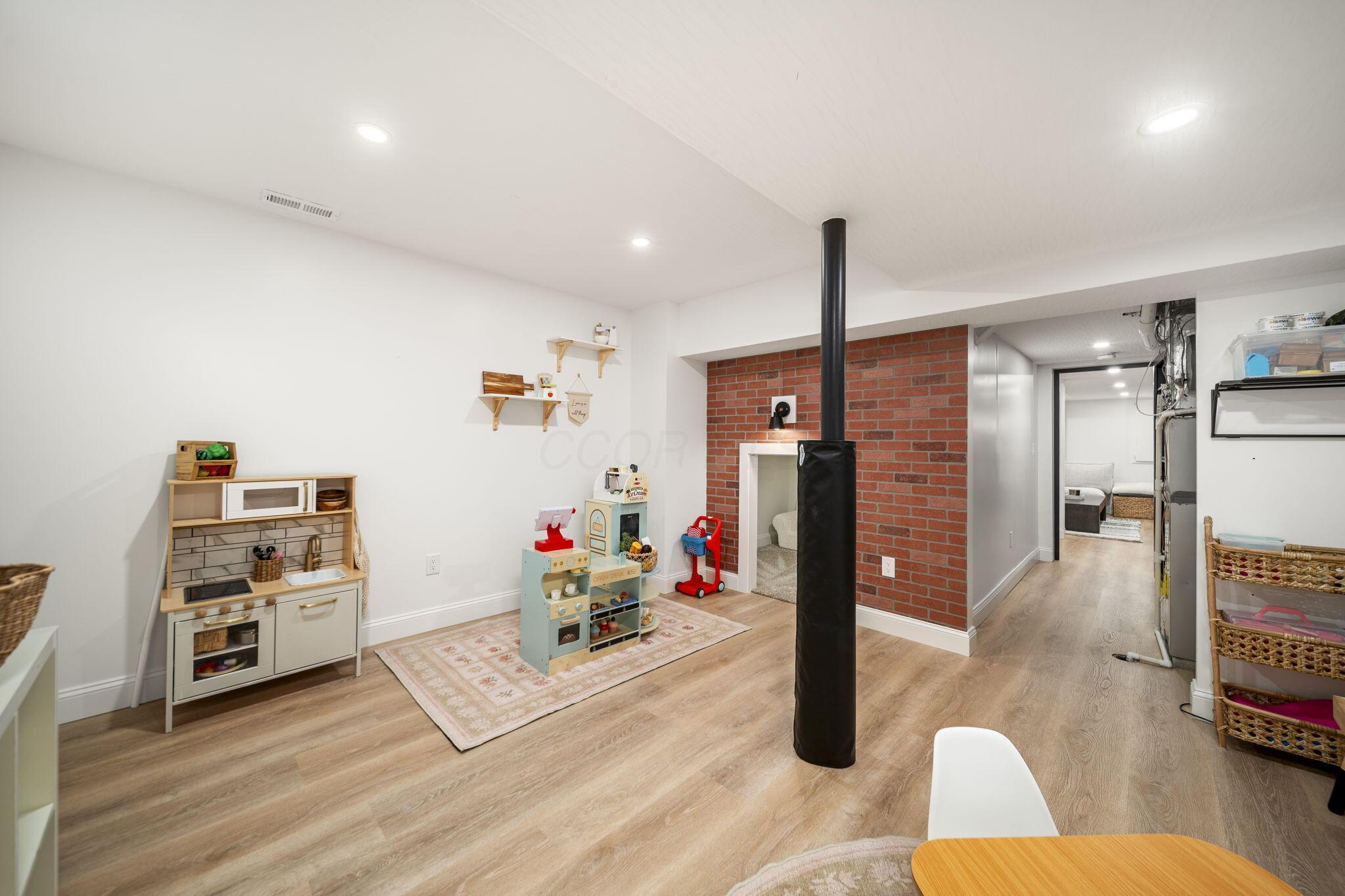 1423 Leesland Drive