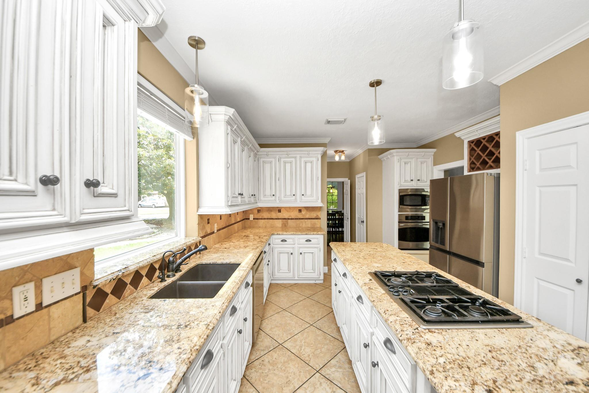 3306 Candlelon Drive