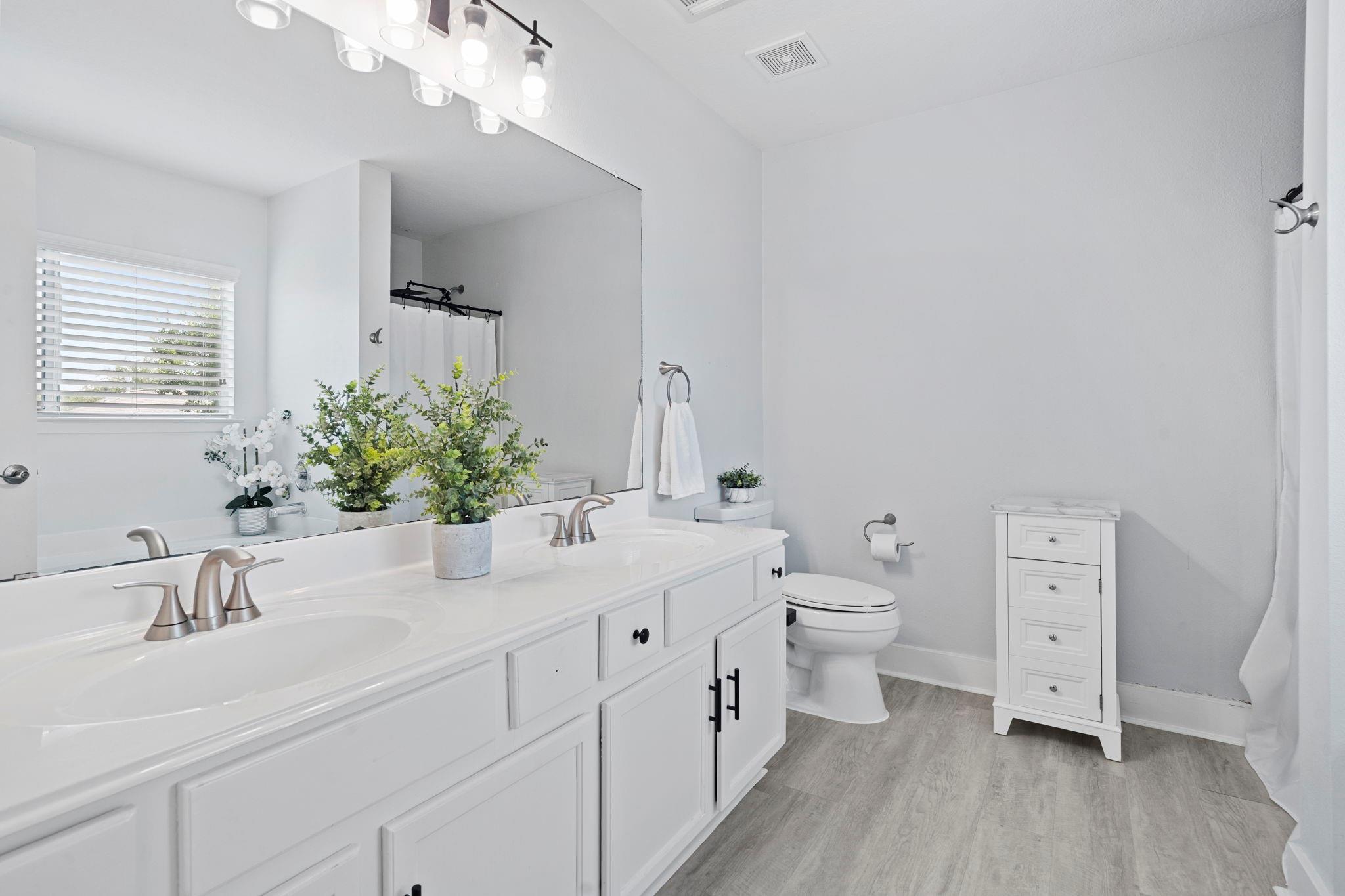 5831 Silver Oak