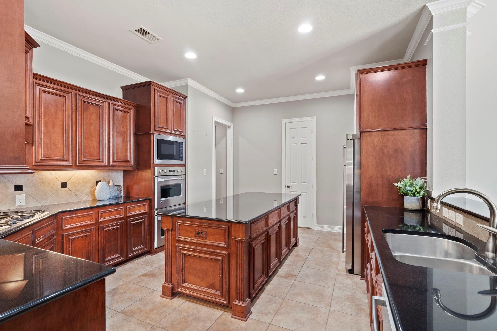 8403 Cape Henry