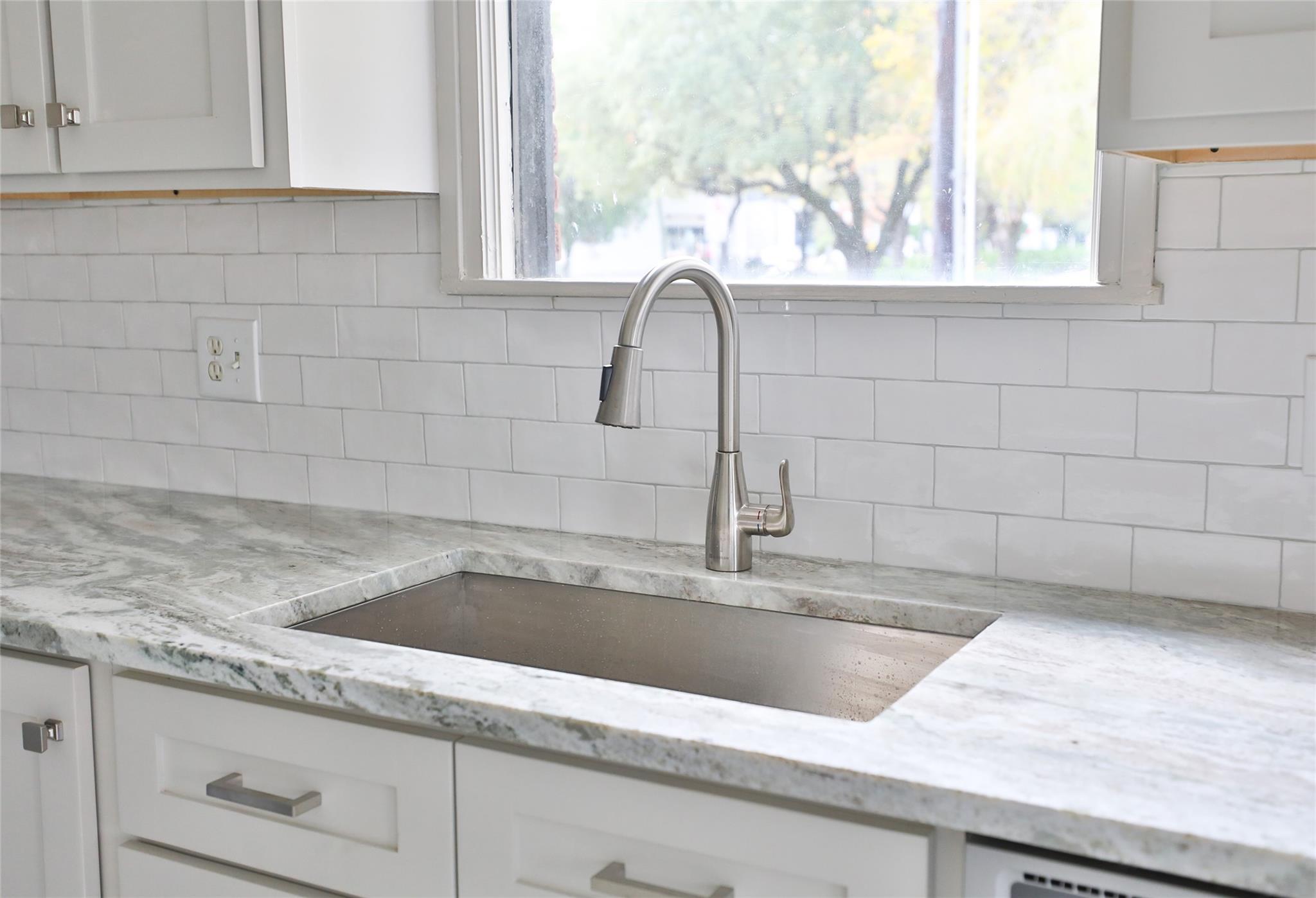 816 Hawthorne Street