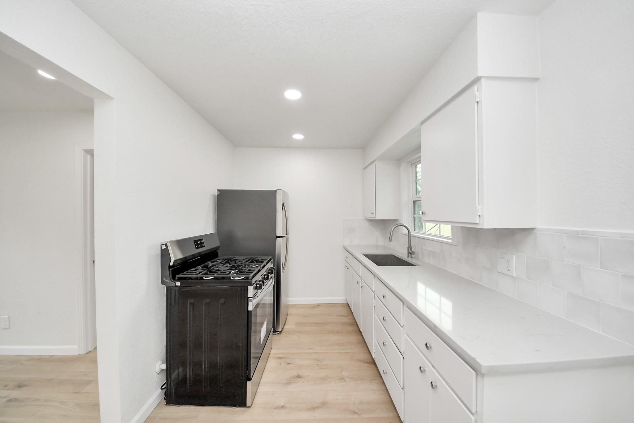 816 Hawthorne Street