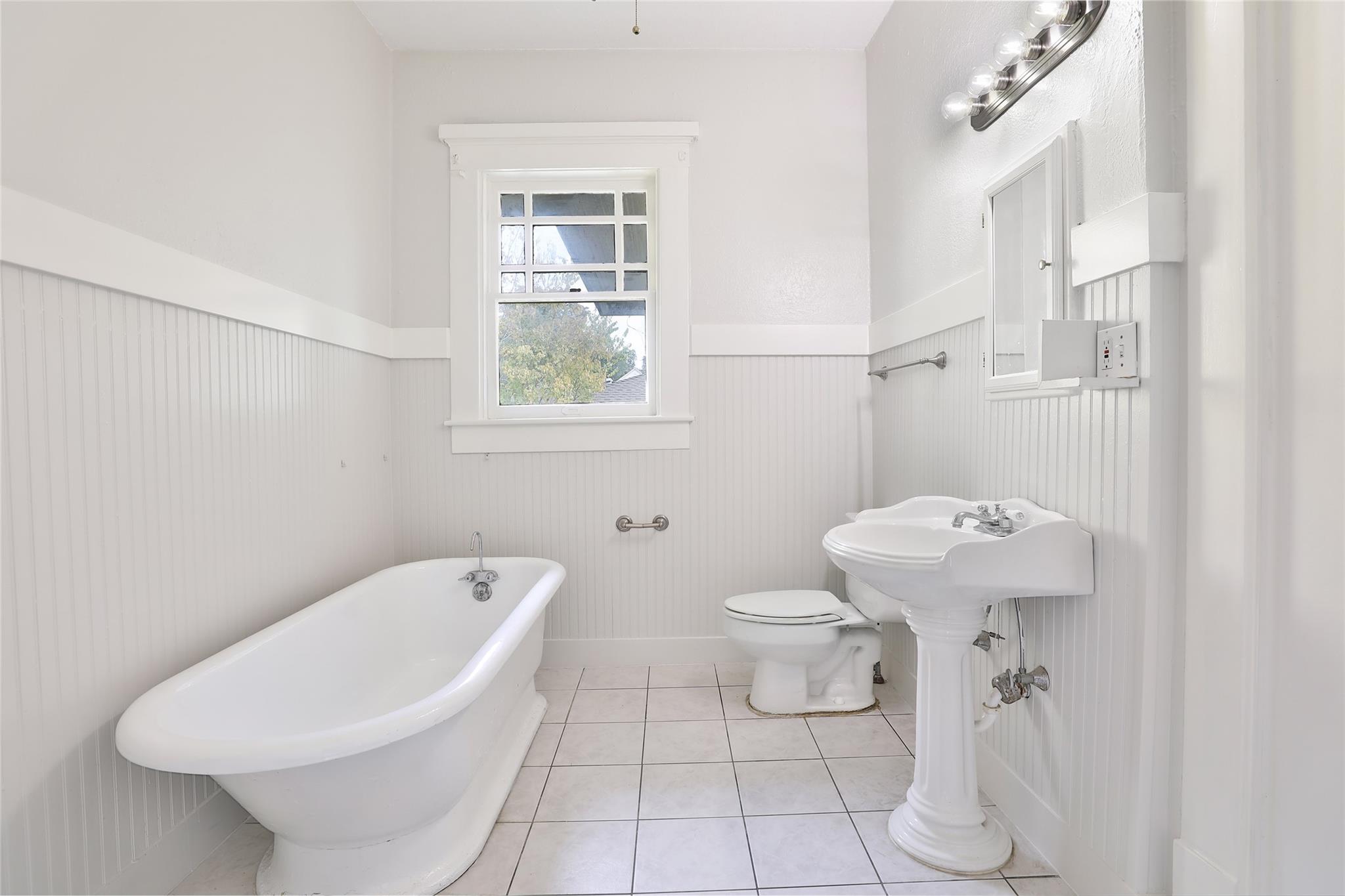 816 Hawthorne Street